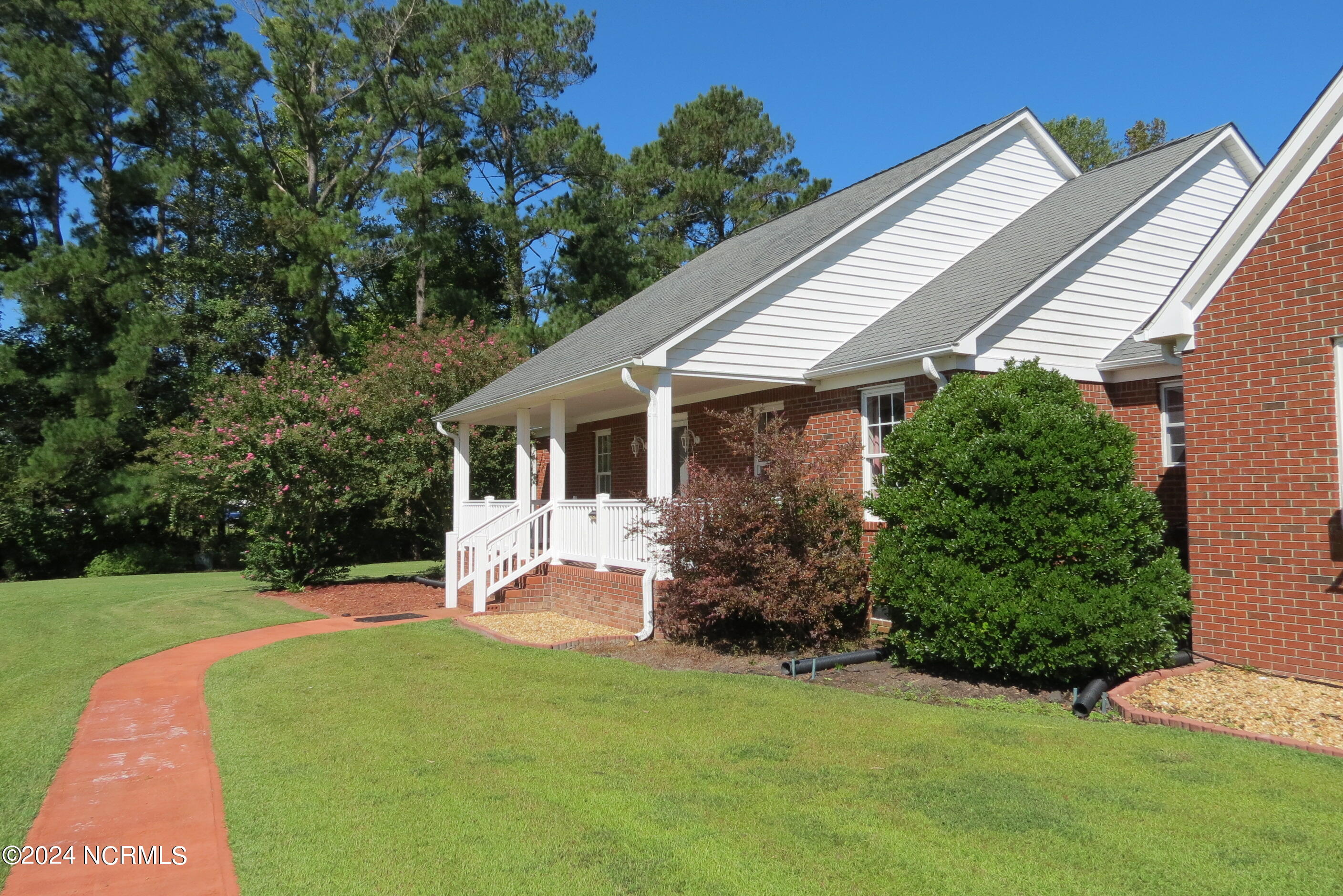 5926 Kershaw Road Property Photo 13