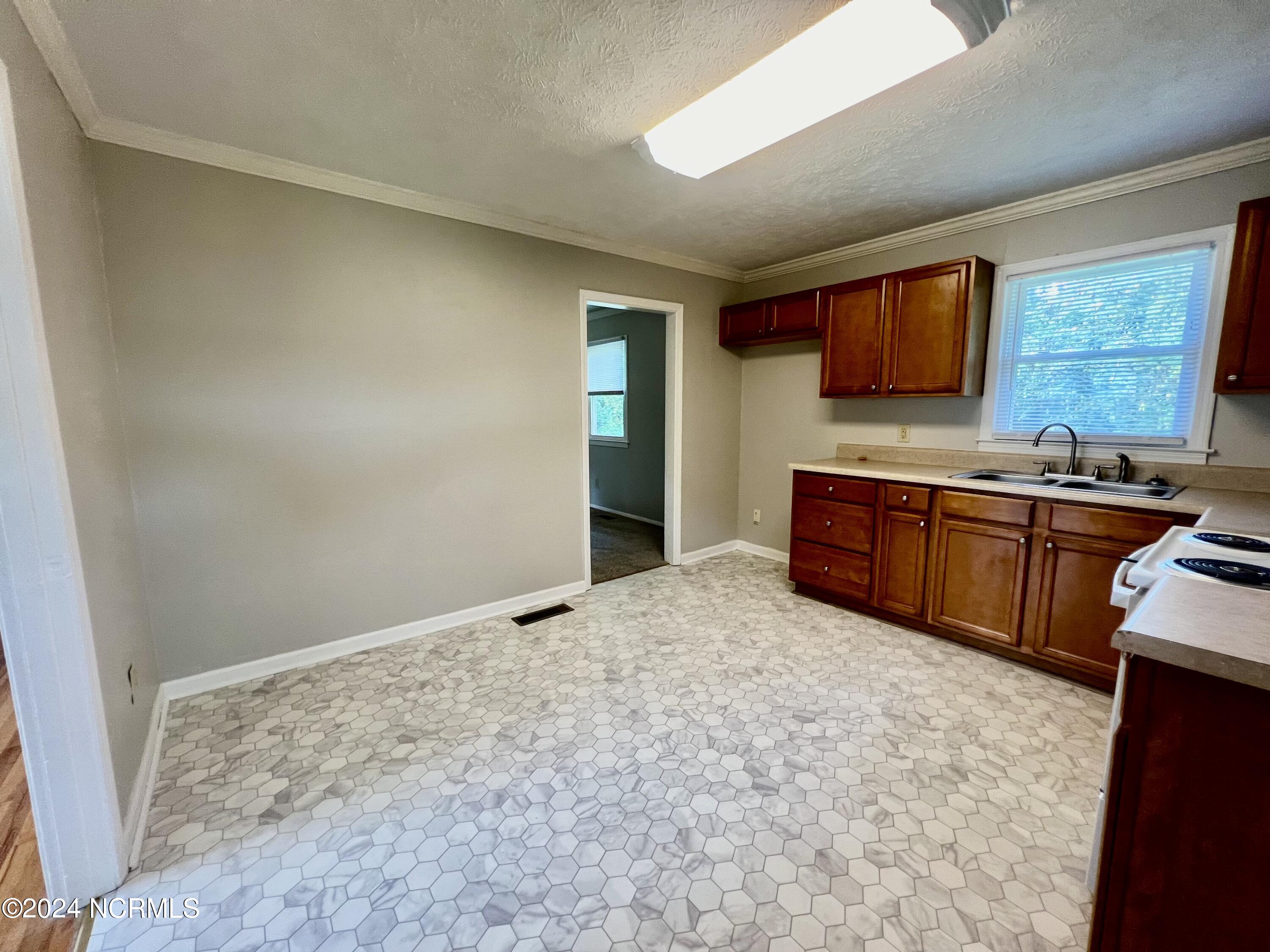 201 Shaw Road Property Photo 7