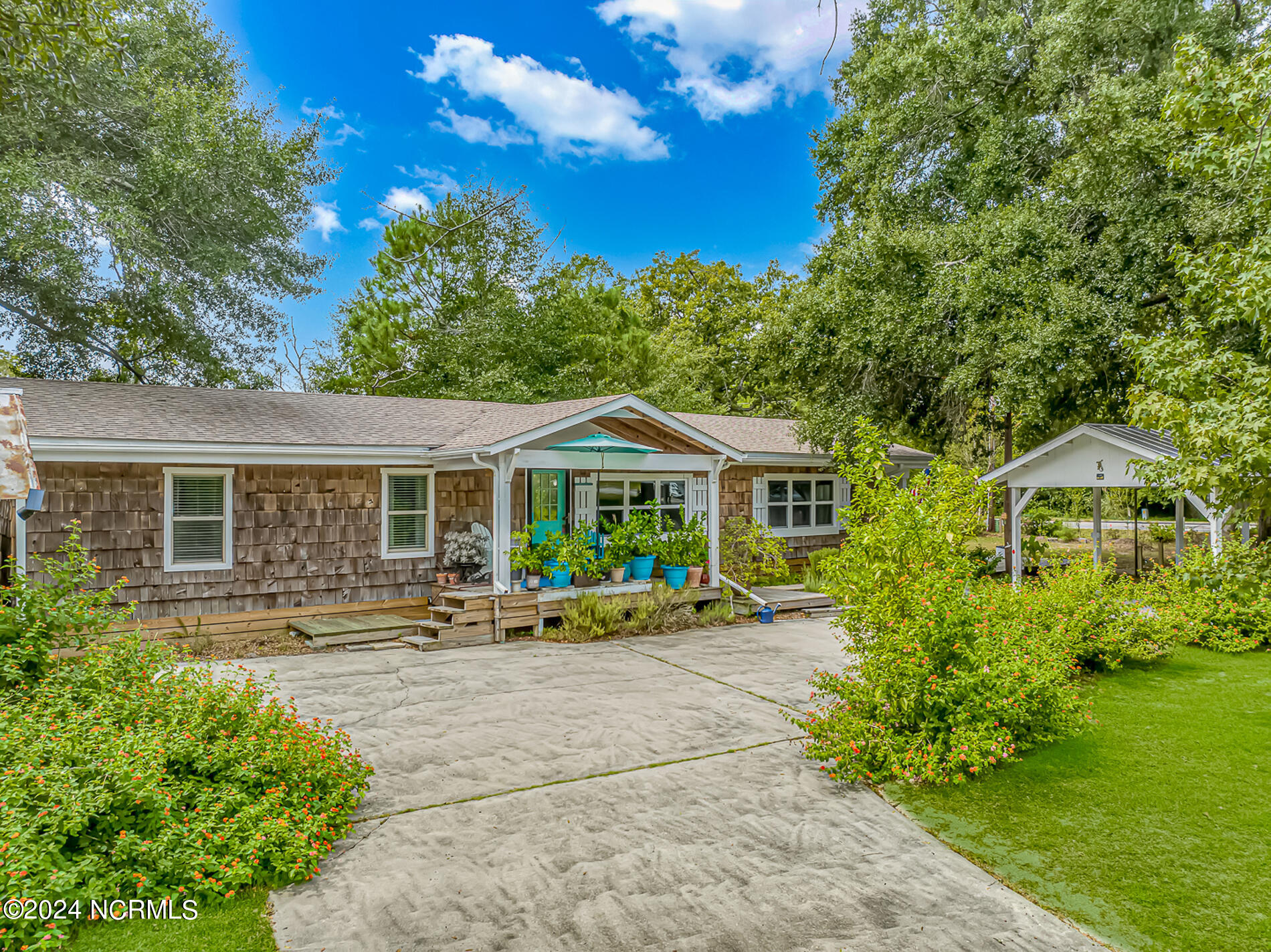 9081 Beach Drive Property Photo