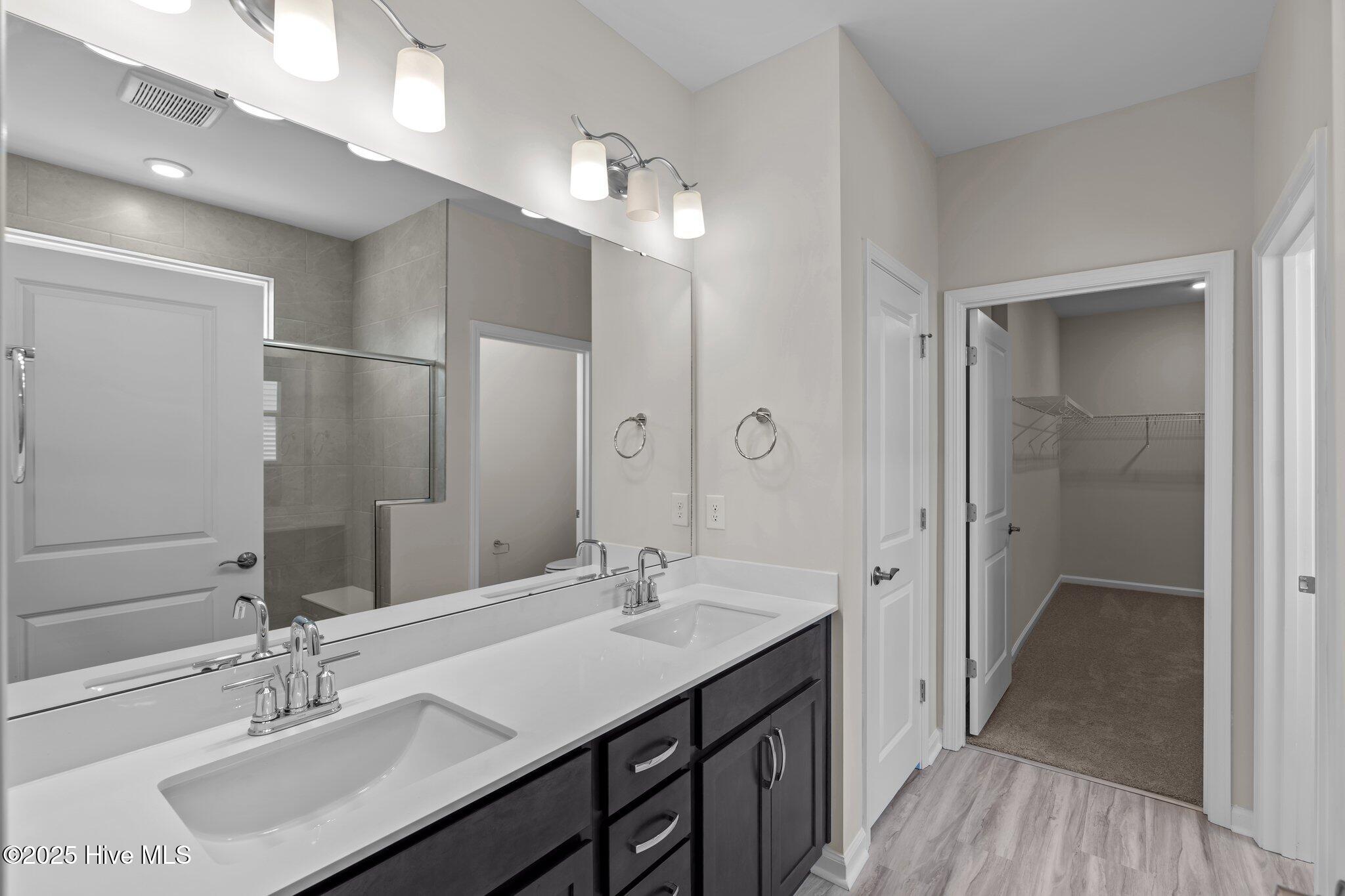 1951 Mansfield Avenue Property Photo 8