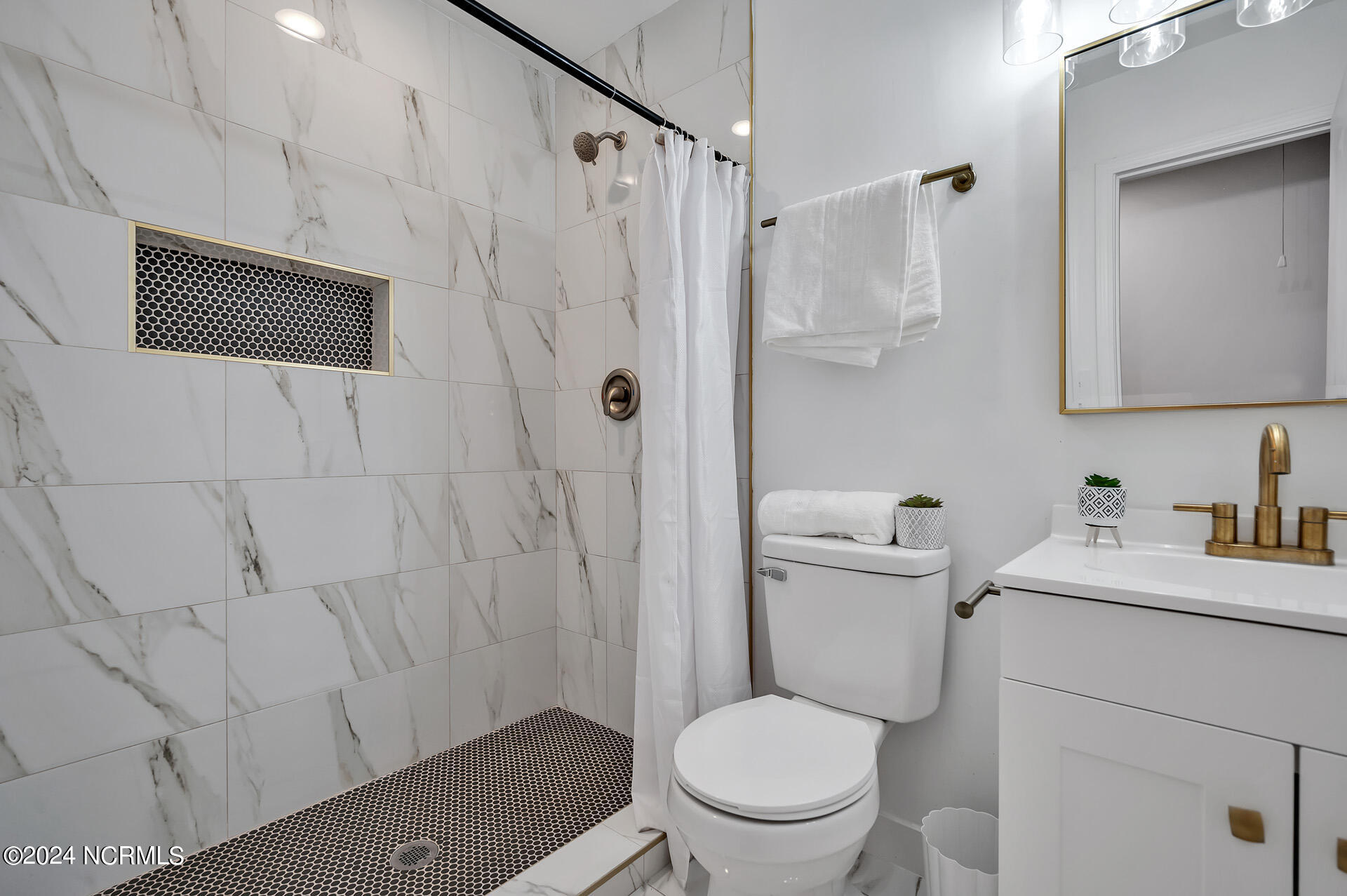 1601 Little Falls Drive Property Photo 15