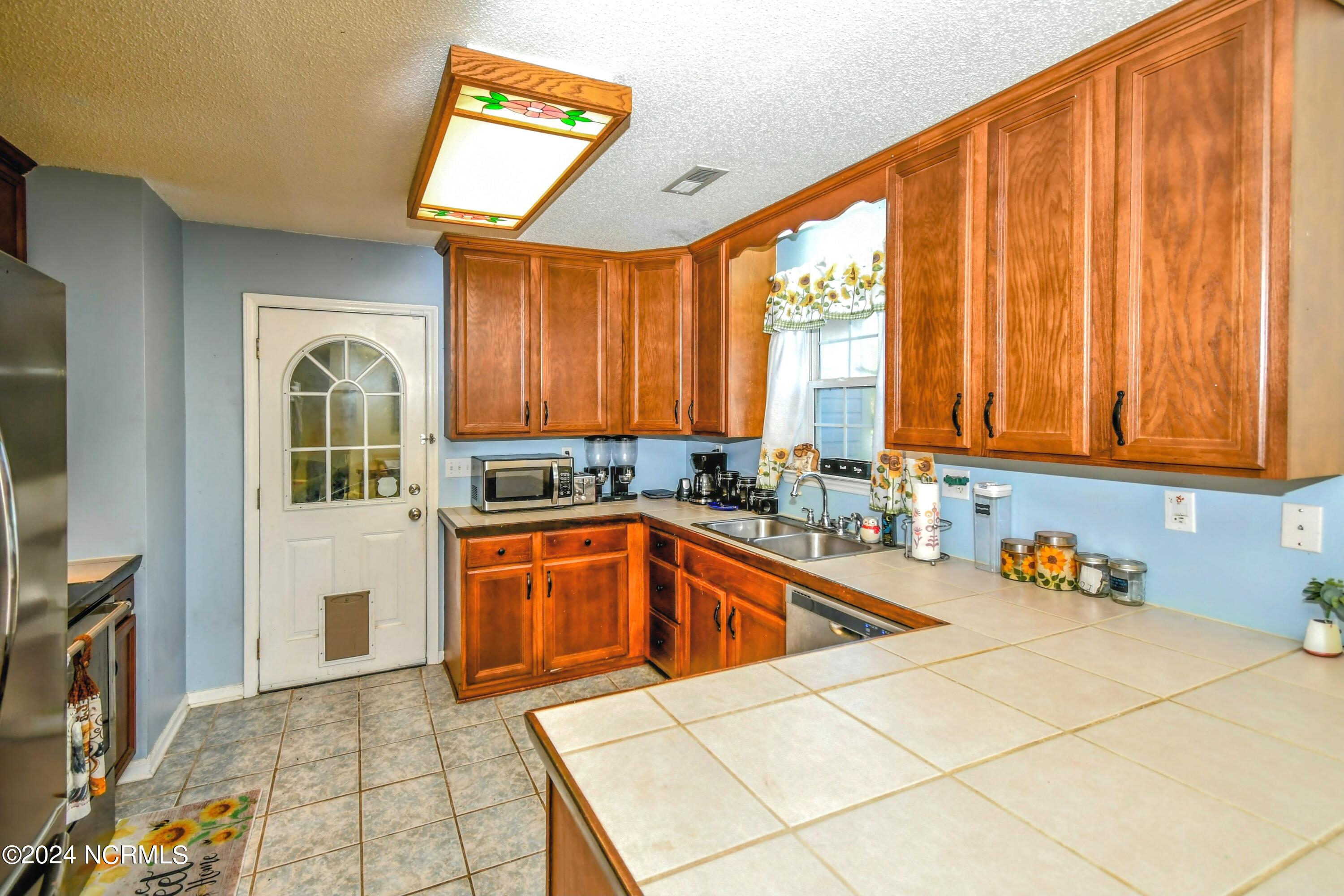 122 Sussex Lane Property Photo 6