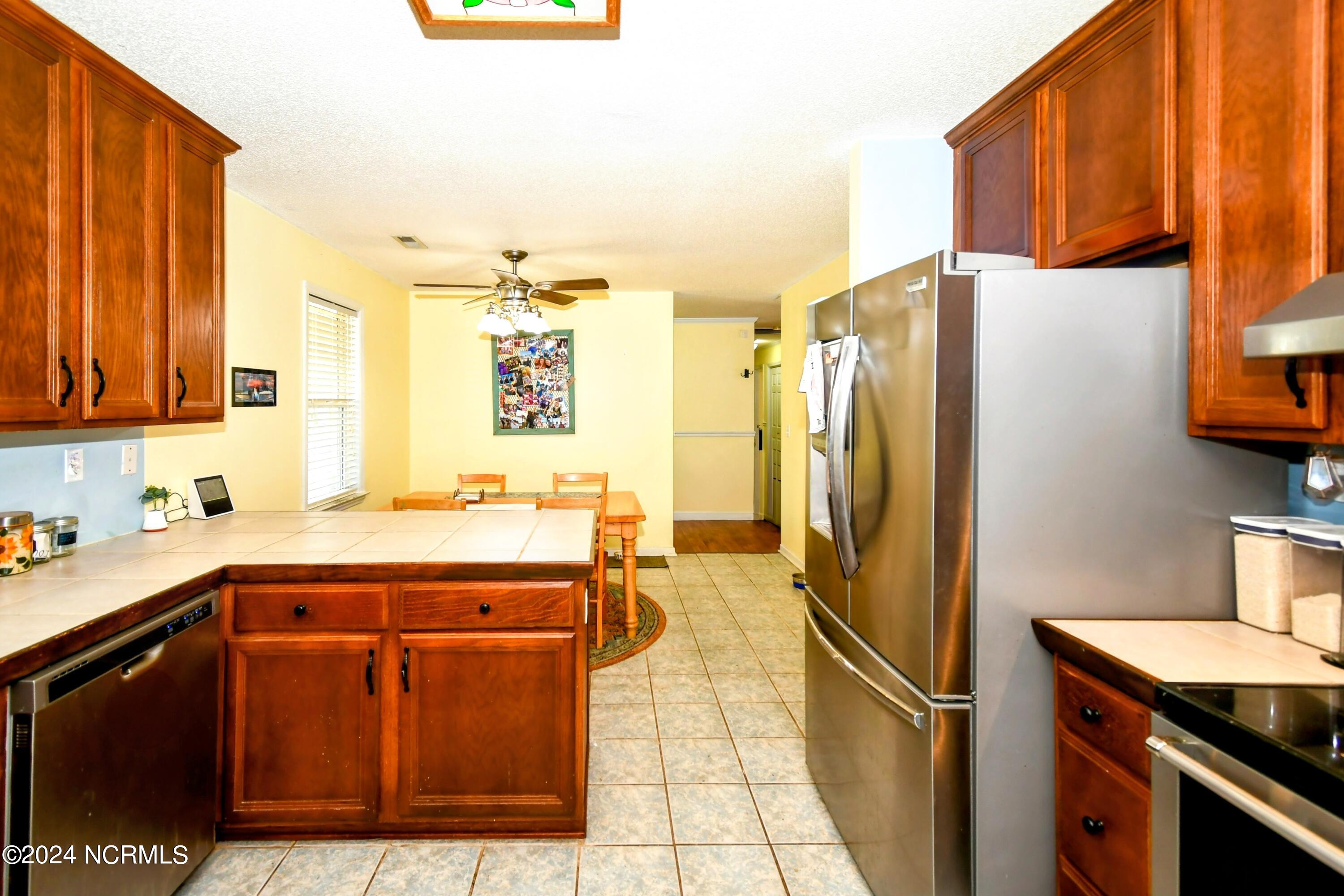 122 Sussex Lane Property Photo 8