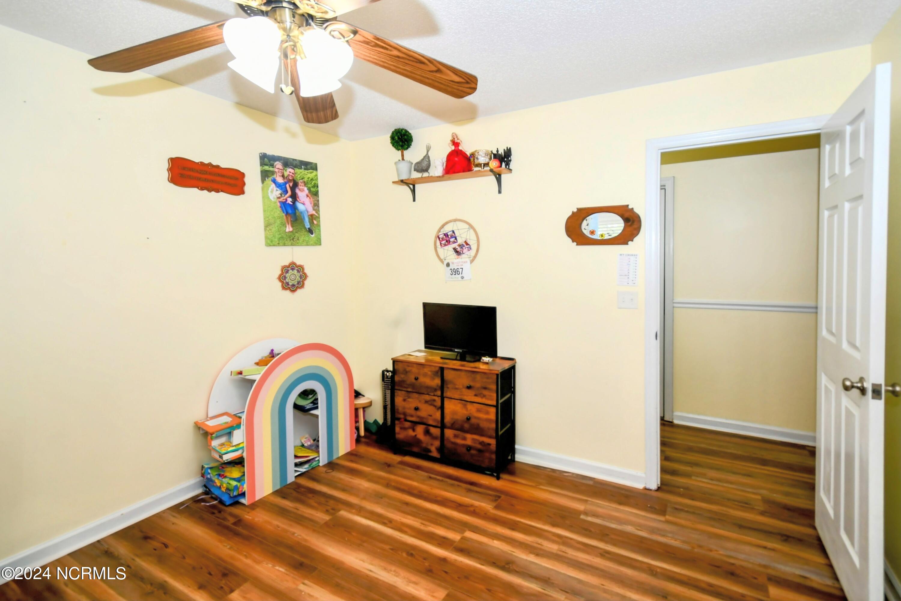 122 Sussex Lane Property Photo 17