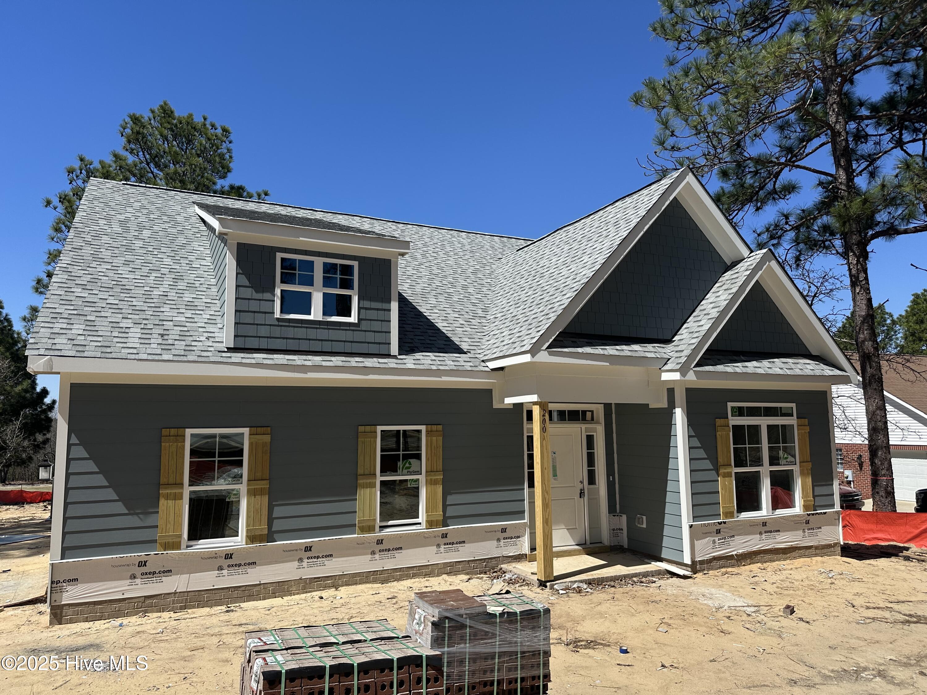 200 Longleaf Drive Property Photo 1