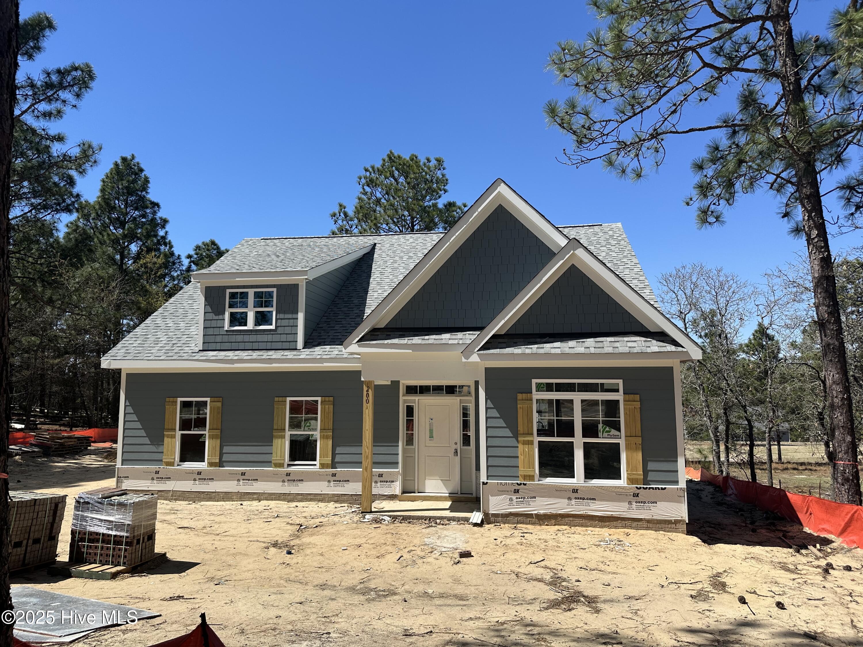 200 Longleaf Drive Property Photo 2