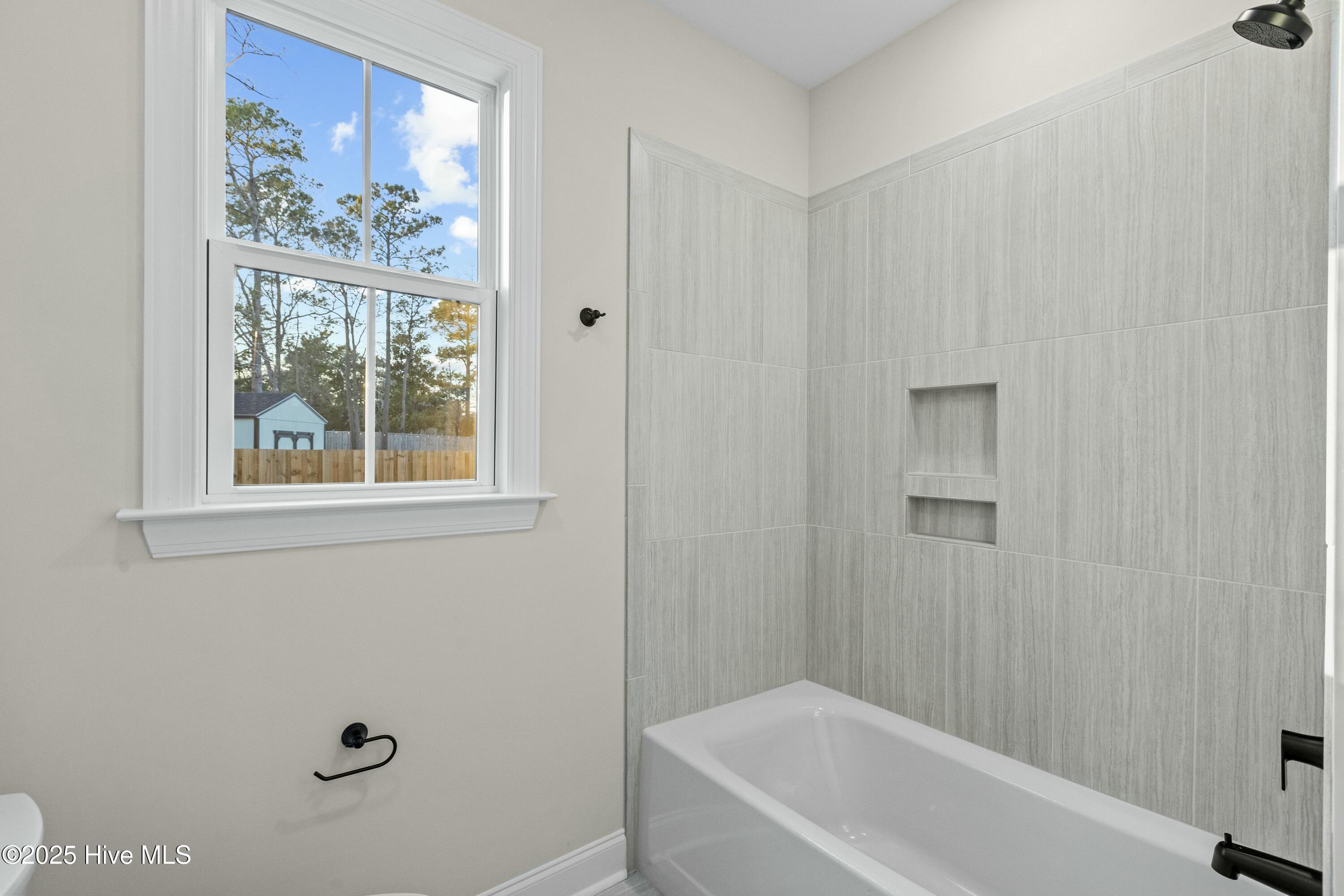 234 Hampton Court Property Photo 21