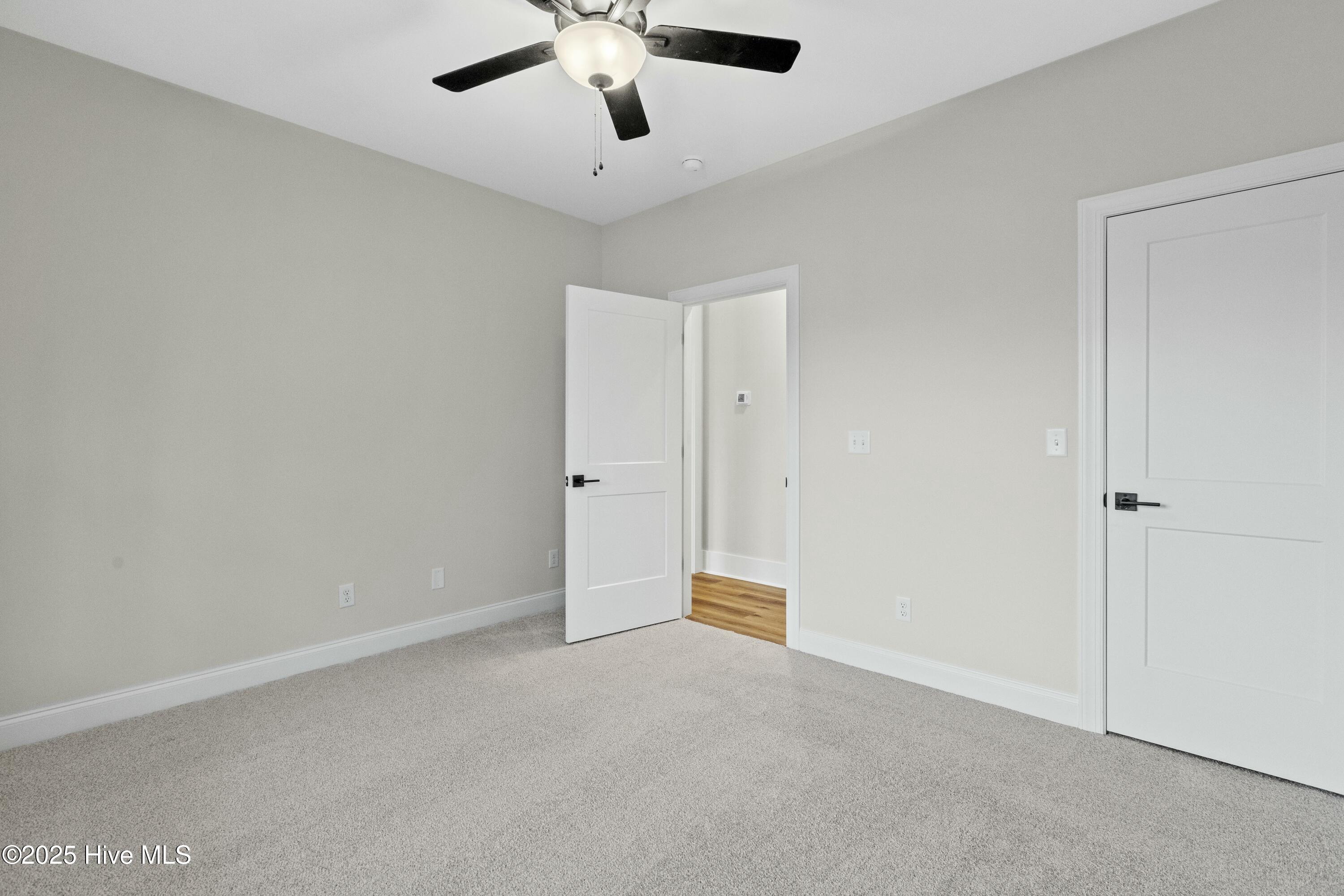 234 Hampton Court Property Photo 23