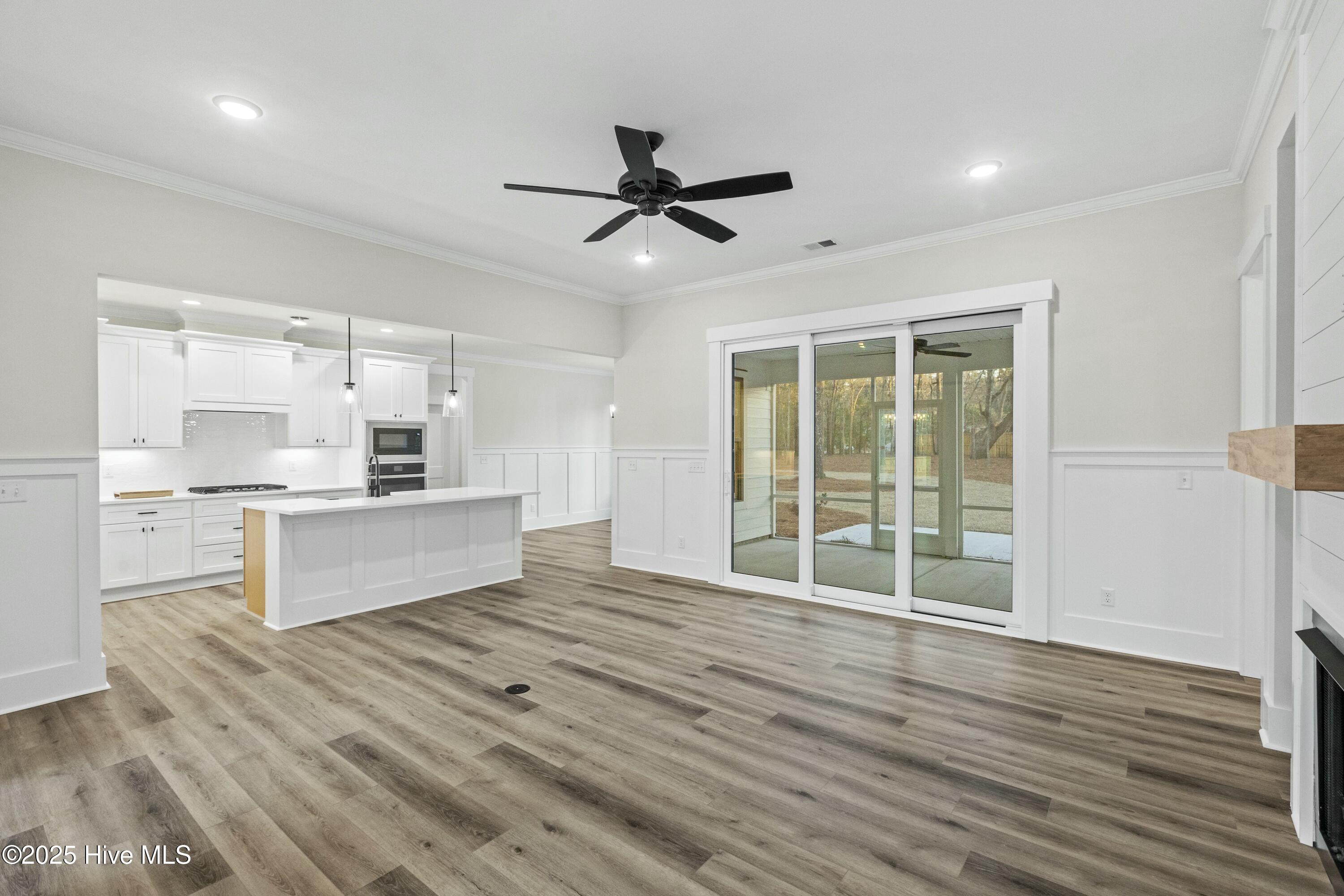 234 Hampton Court Property Photo 24