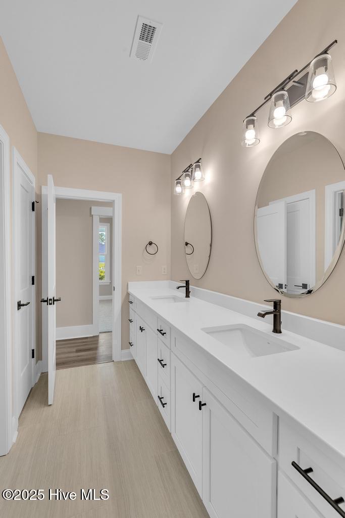 234 Hampton Court Property Photo 30