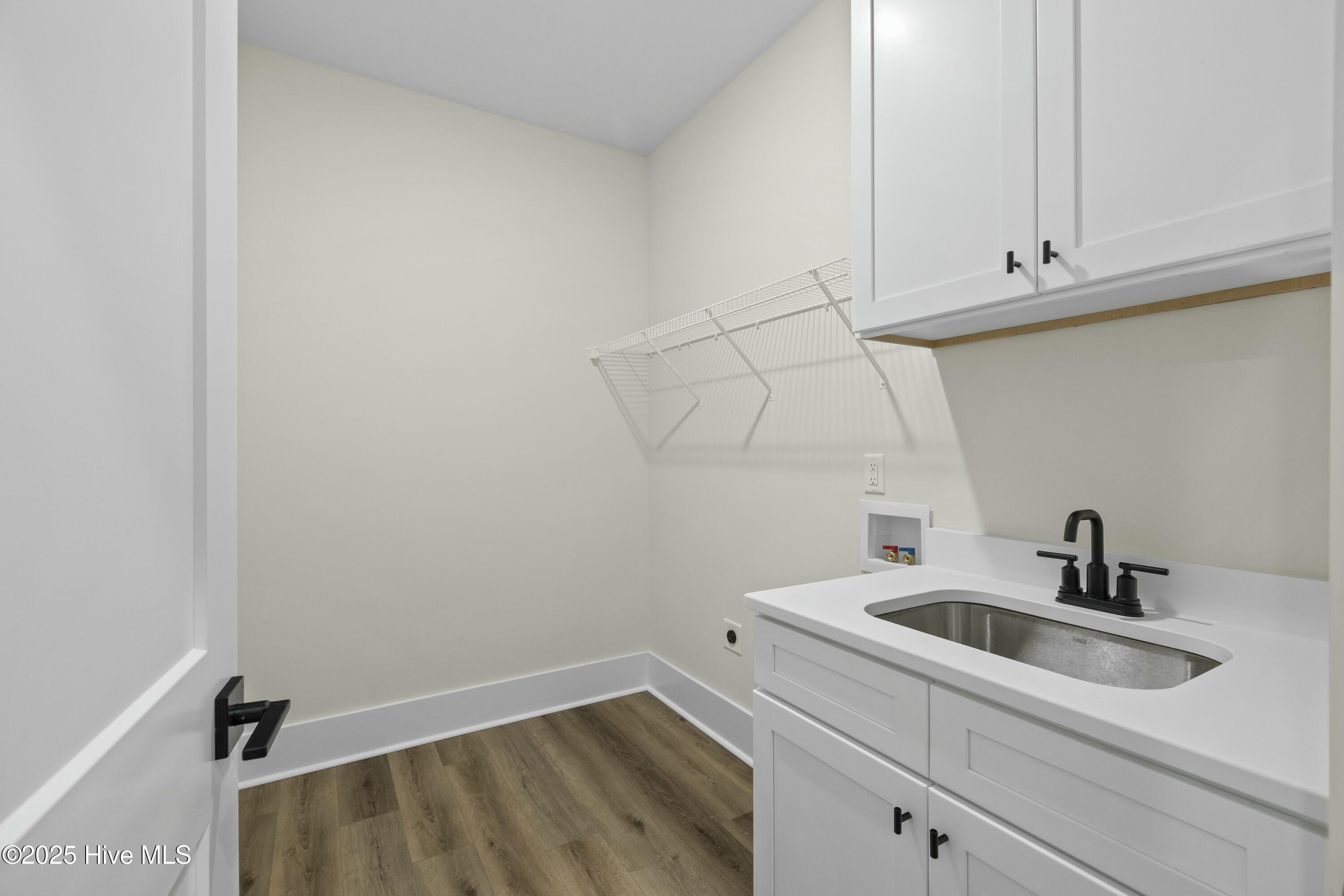 234 Hampton Court Property Photo 32
