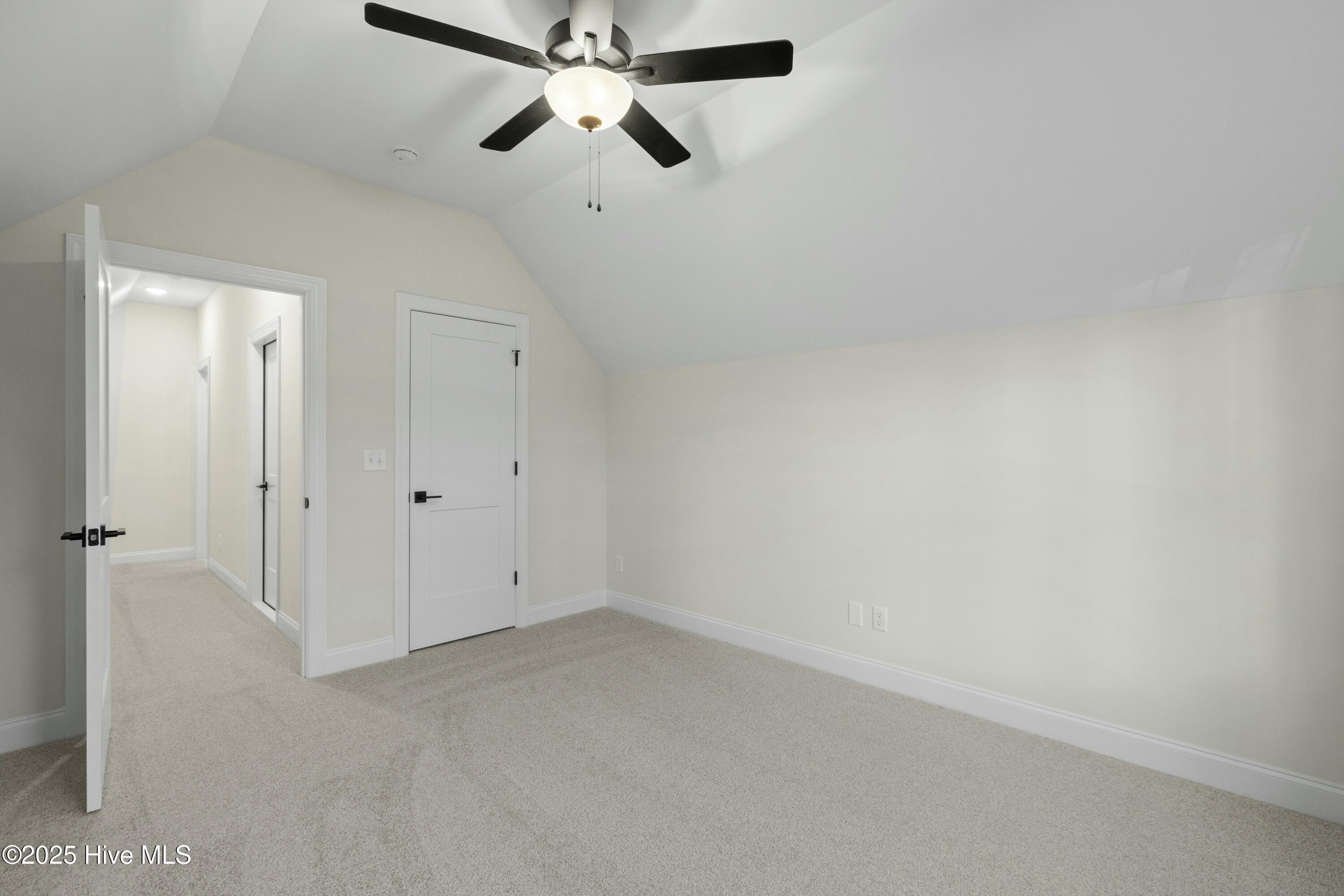 234 Hampton Court Property Photo 38