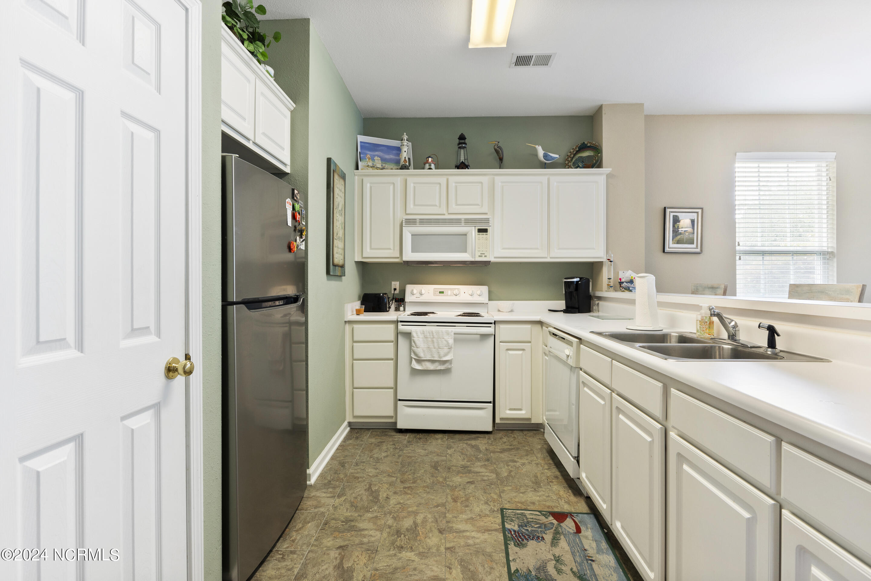 876 Great Egret Circle 1 Property Photo 5