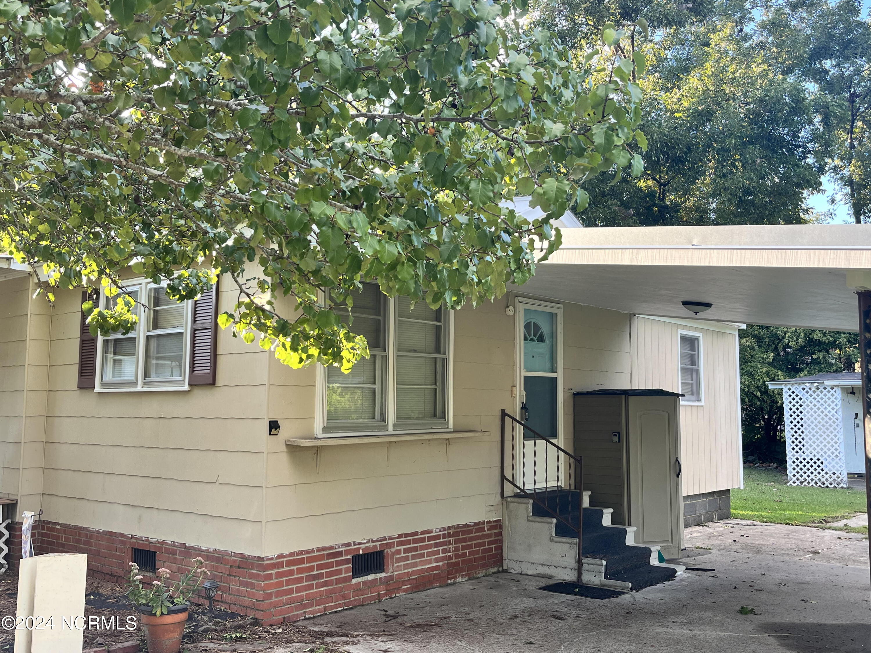 113 E Calhoun Street Property Photo 2