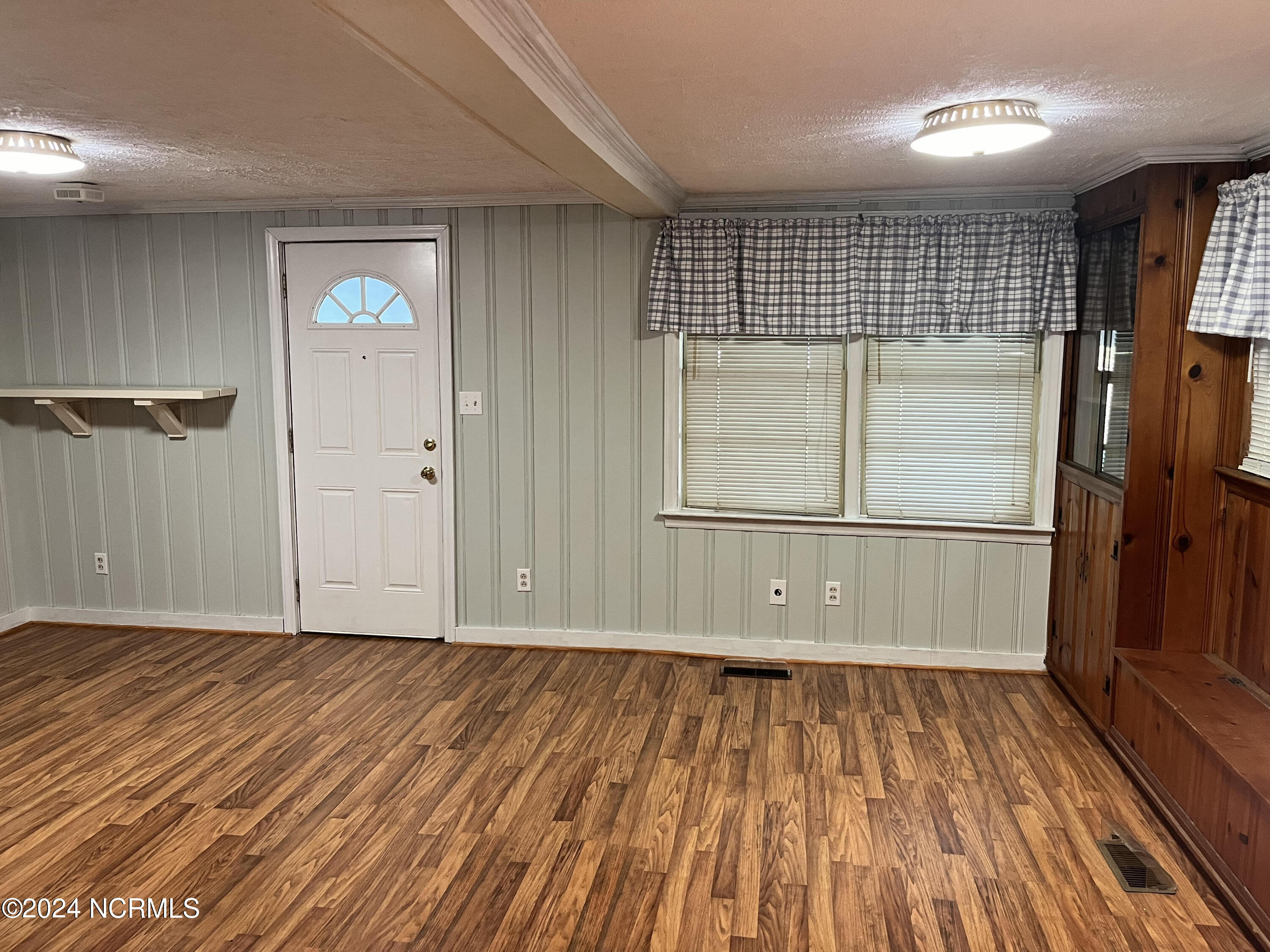 113 E Calhoun Street Property Photo 3