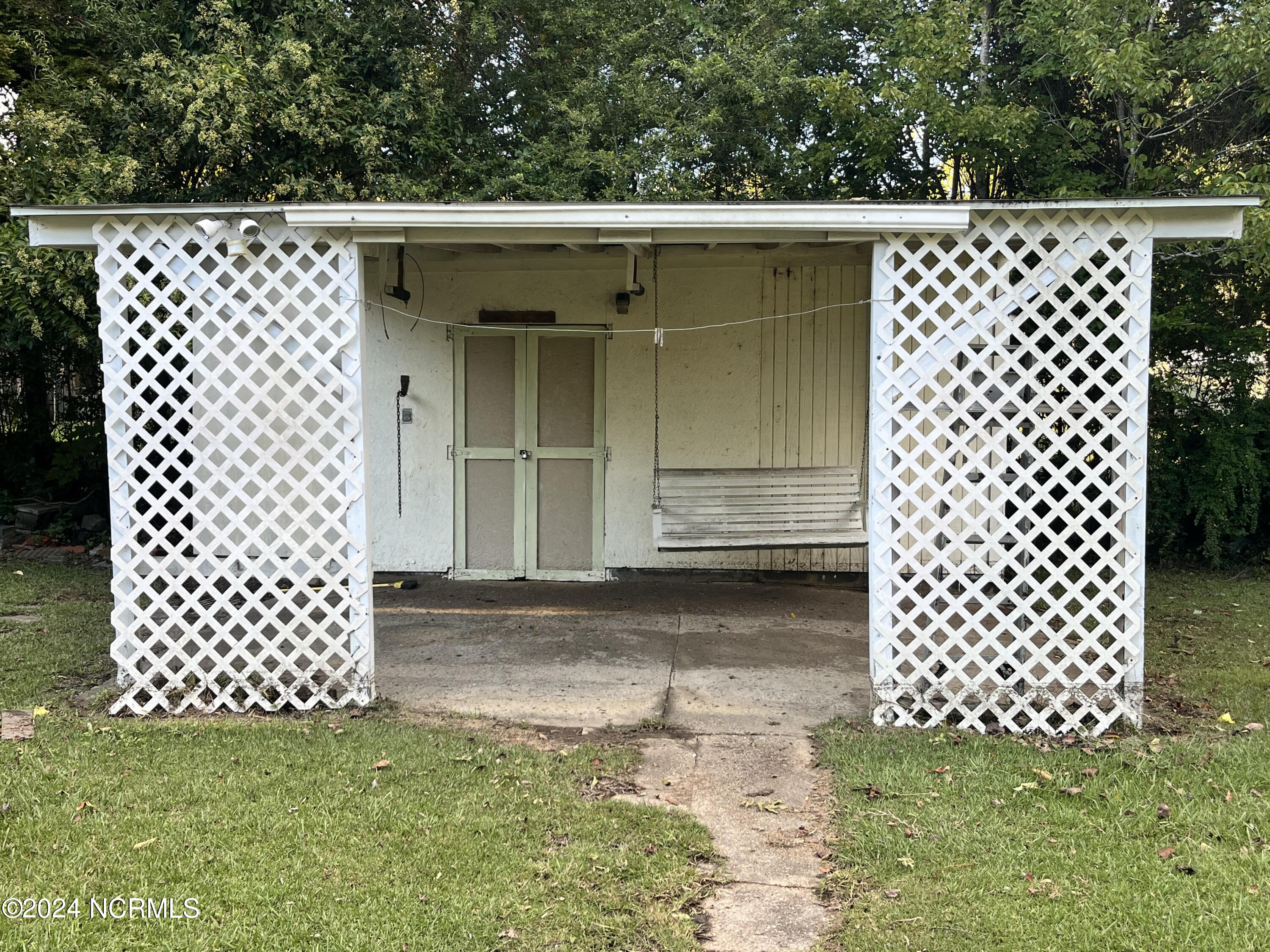113 E Calhoun Street Property Photo 14