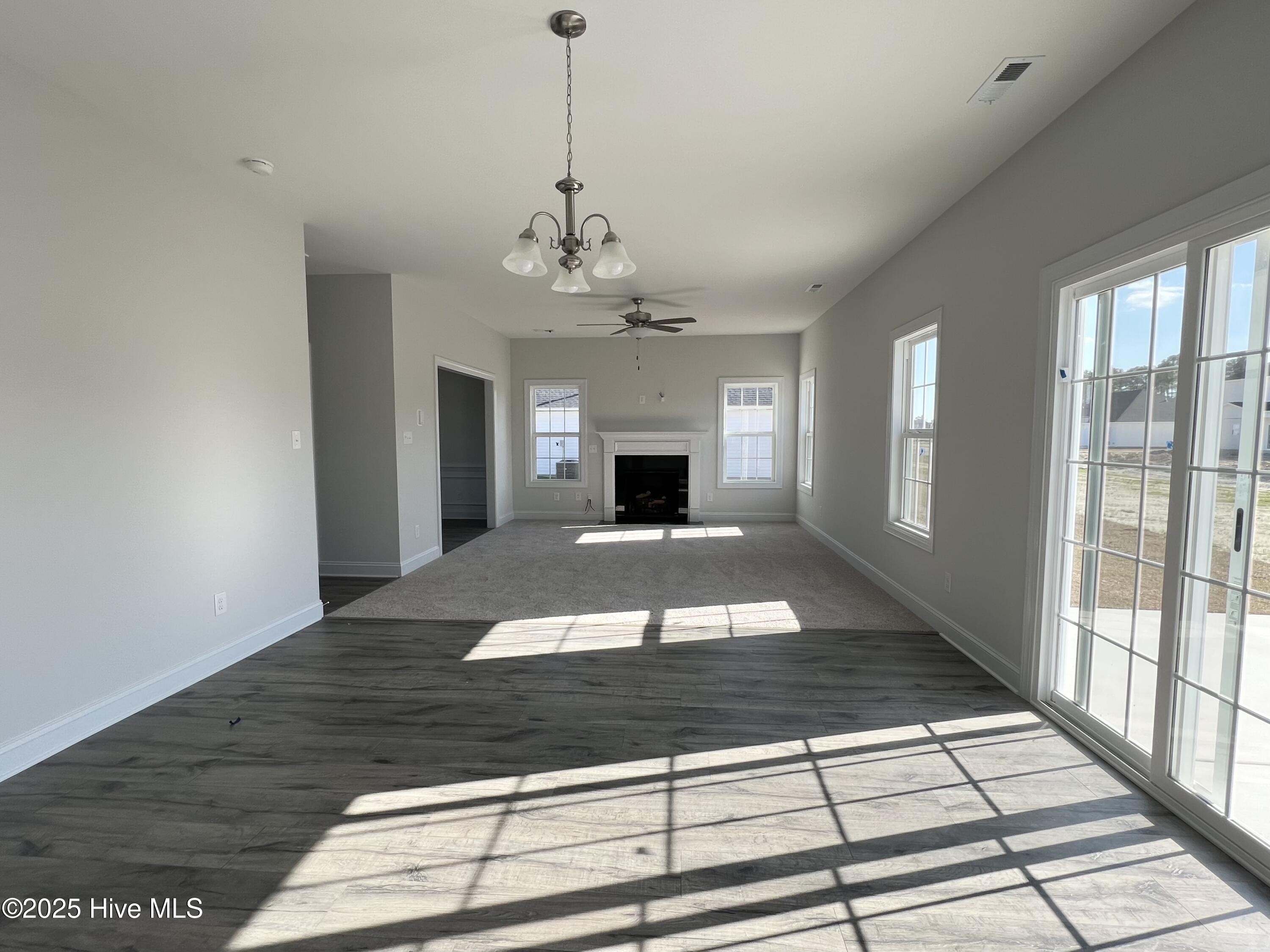 2025 Bluewater Boulevard Property Photo 5