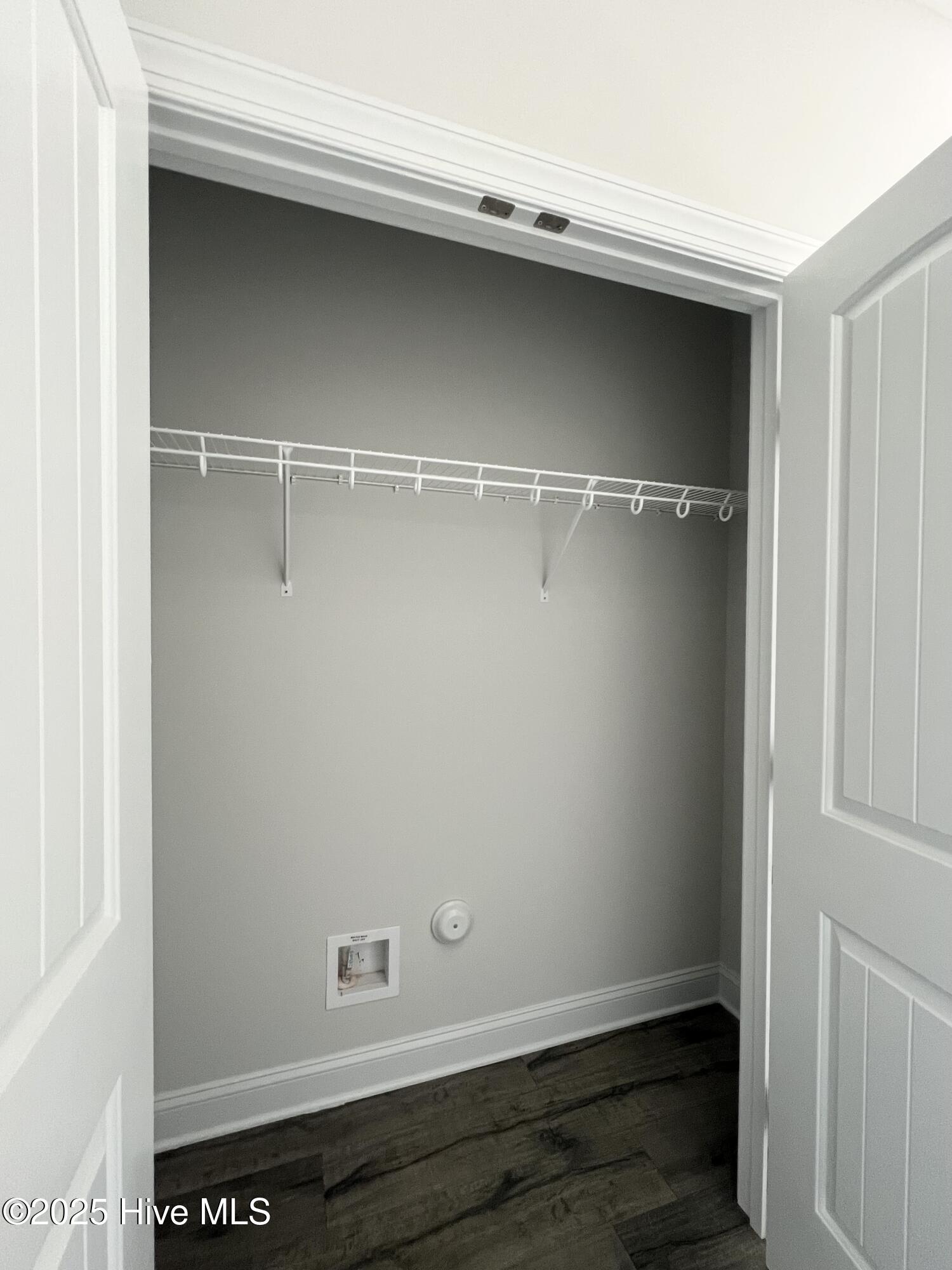 2025 Bluewater Boulevard Property Photo 8