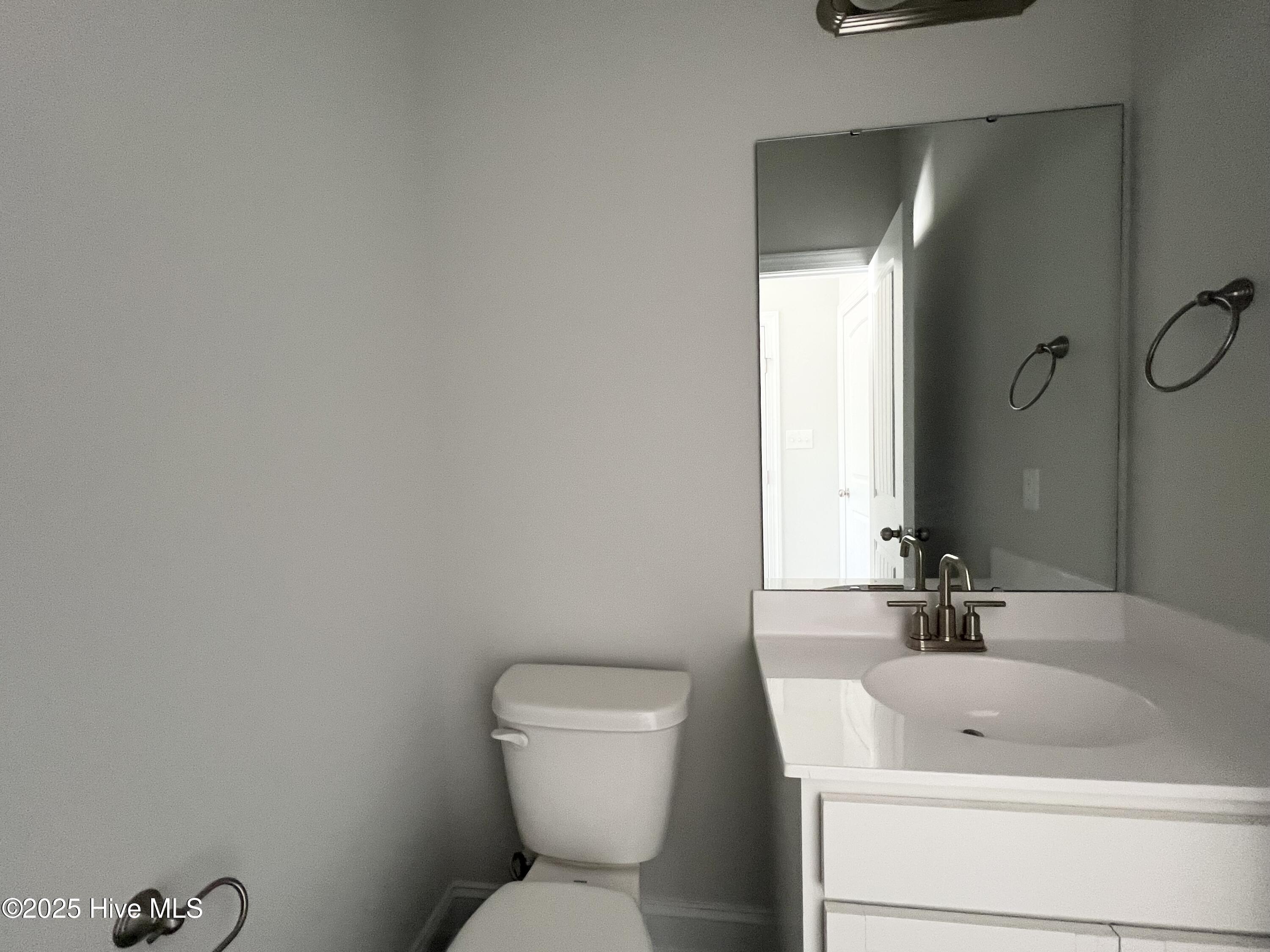 2025 Bluewater Boulevard Property Photo 9