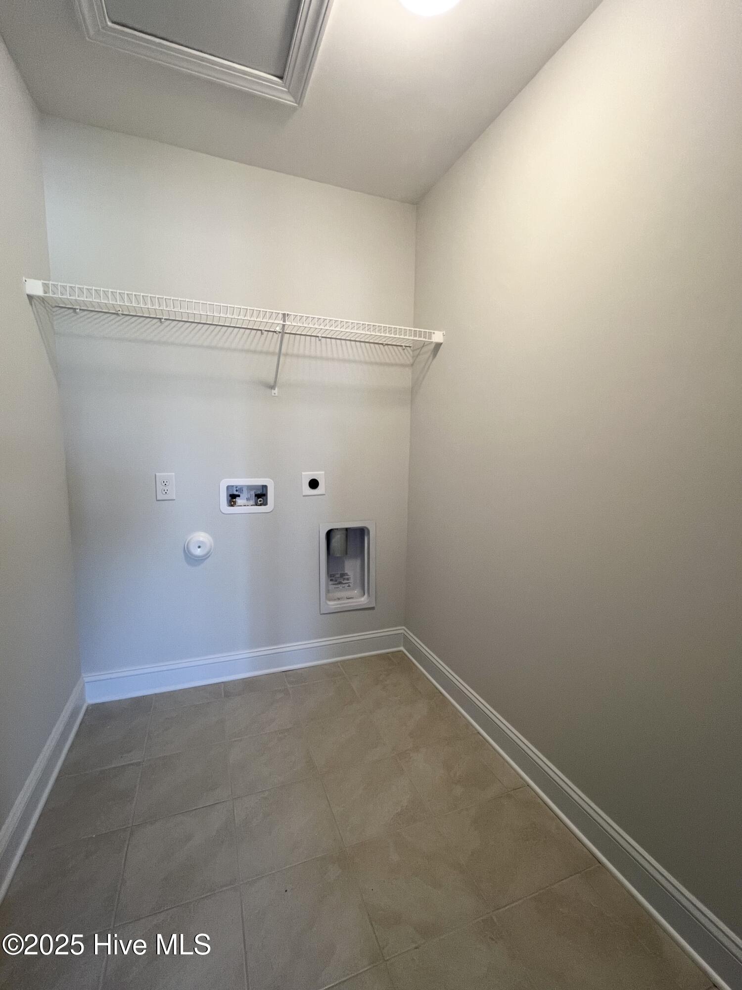 2025 Bluewater Boulevard Property Photo 12