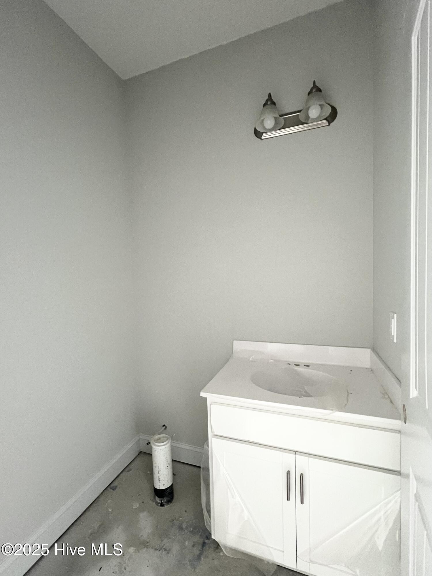 2025 Bluewater Boulevard Property Photo 30