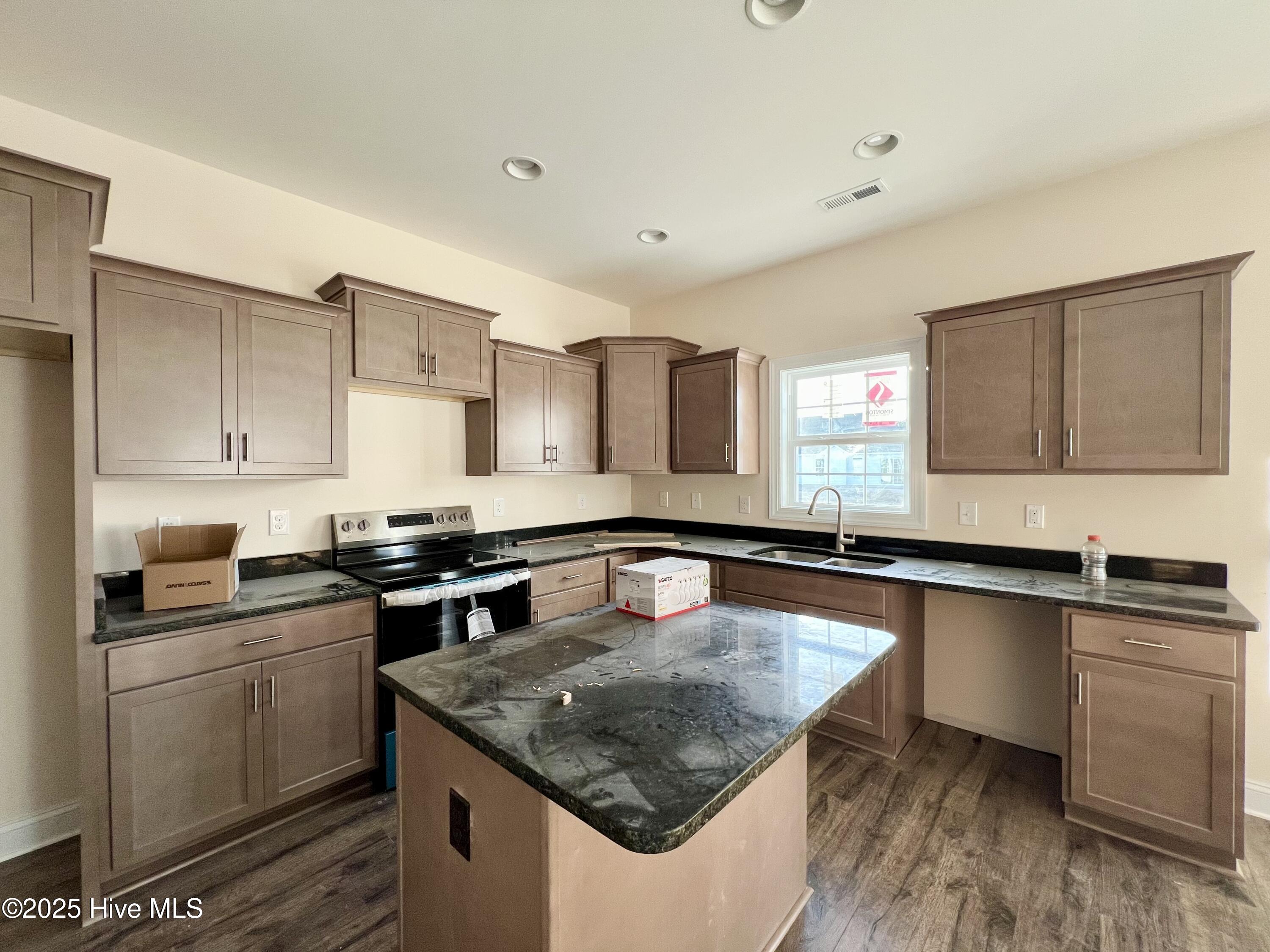 2021 Bluewater Boulevard Property Photo 8