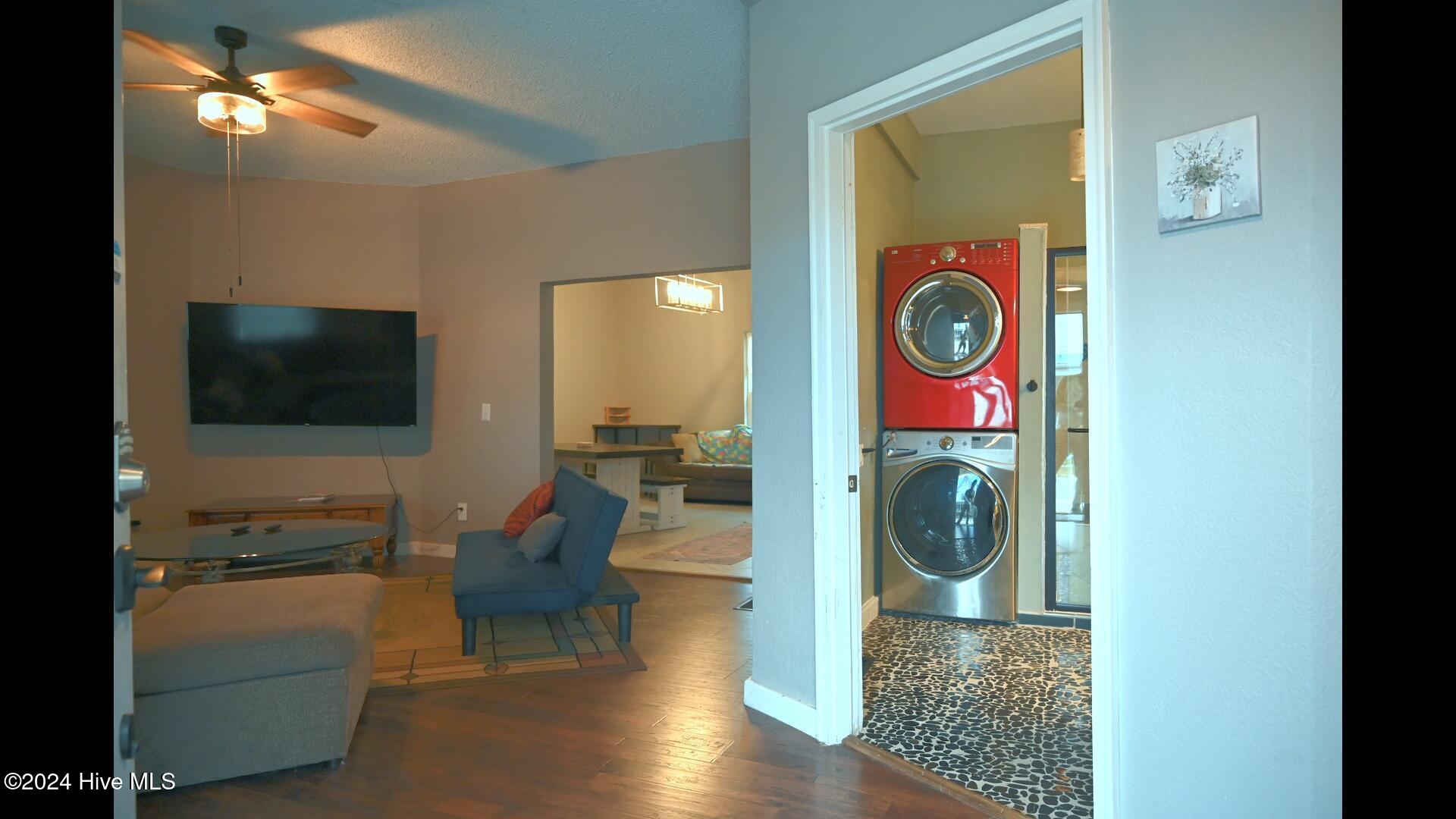 511 Blades Avenue Property Photo 4