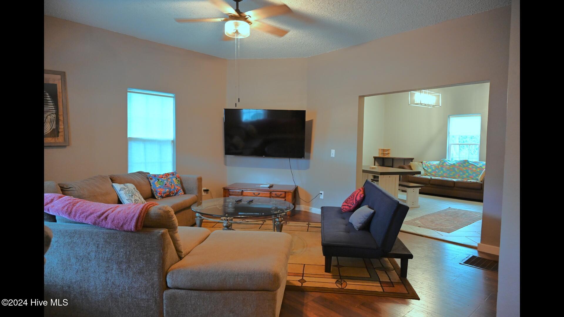 511 Blades Avenue Property Photo 5