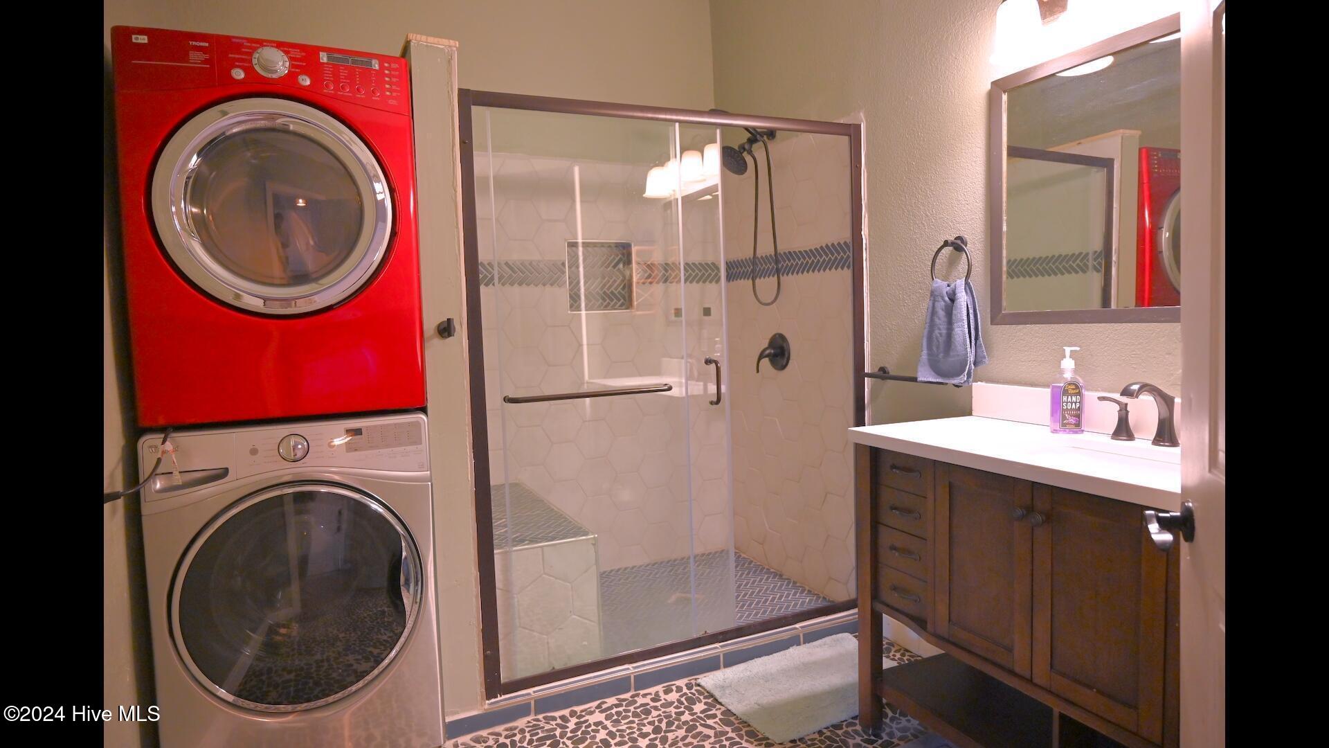 511 Blades Avenue Property Photo 13