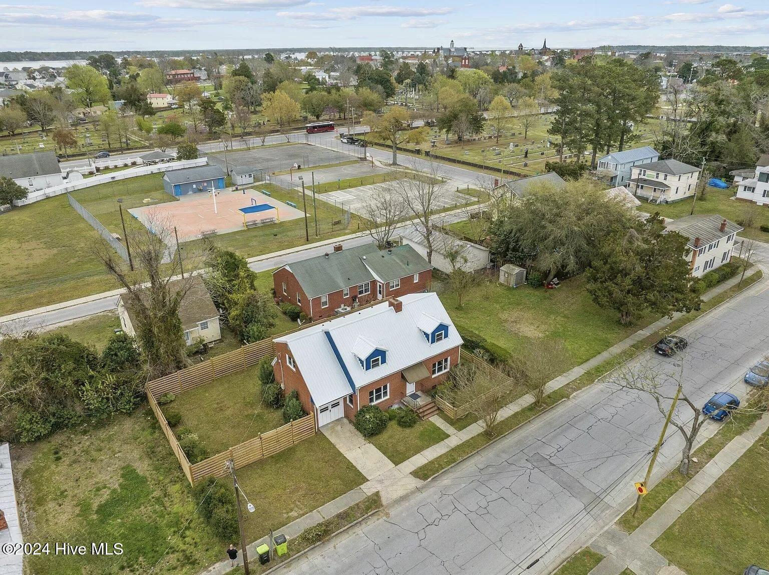 916 Bern Street Property Photo 1