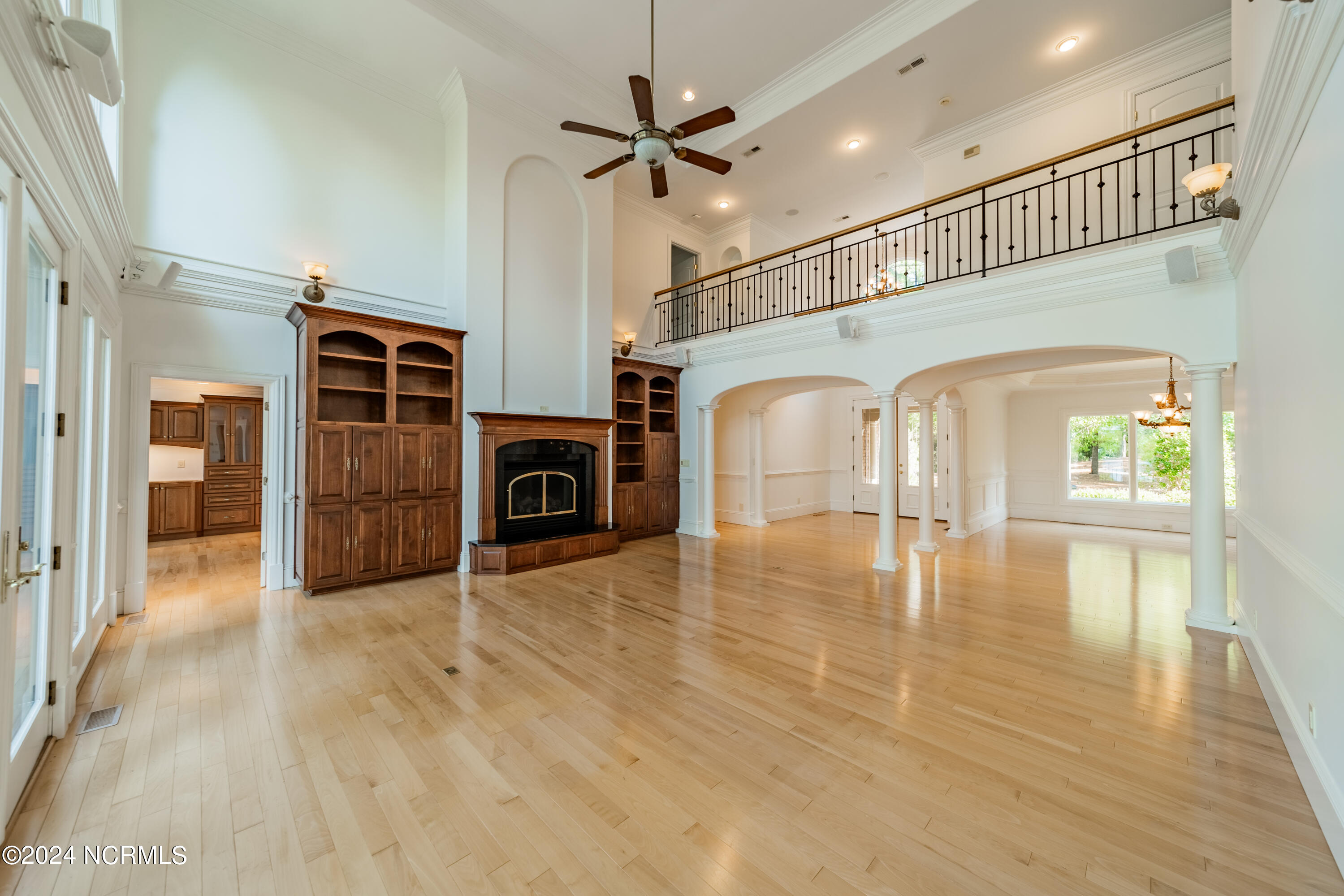 134 Lawrence Ovlk Property Photo 15