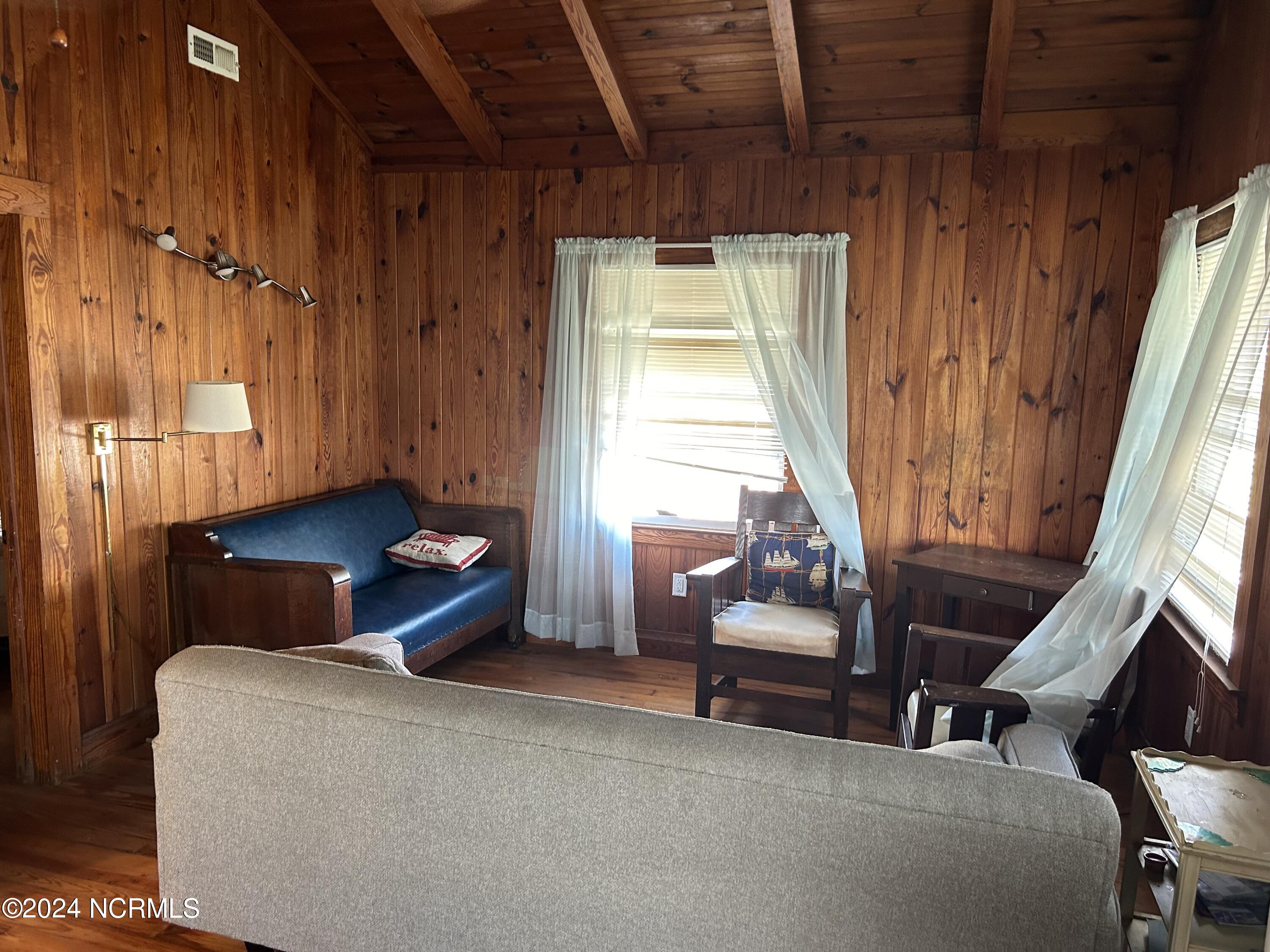 827 Fort Fisher Boulevard Property Photo 7