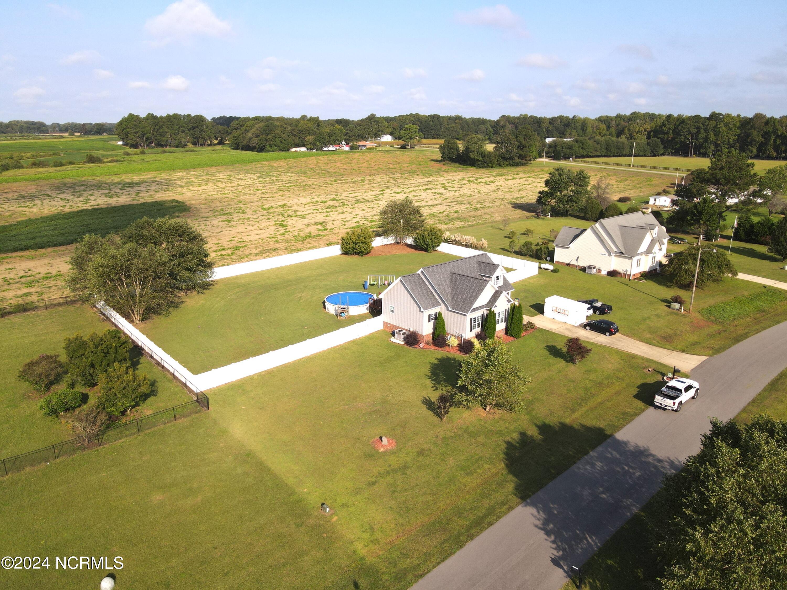 8106 Gentle Breeze Drive Property Photo 4
