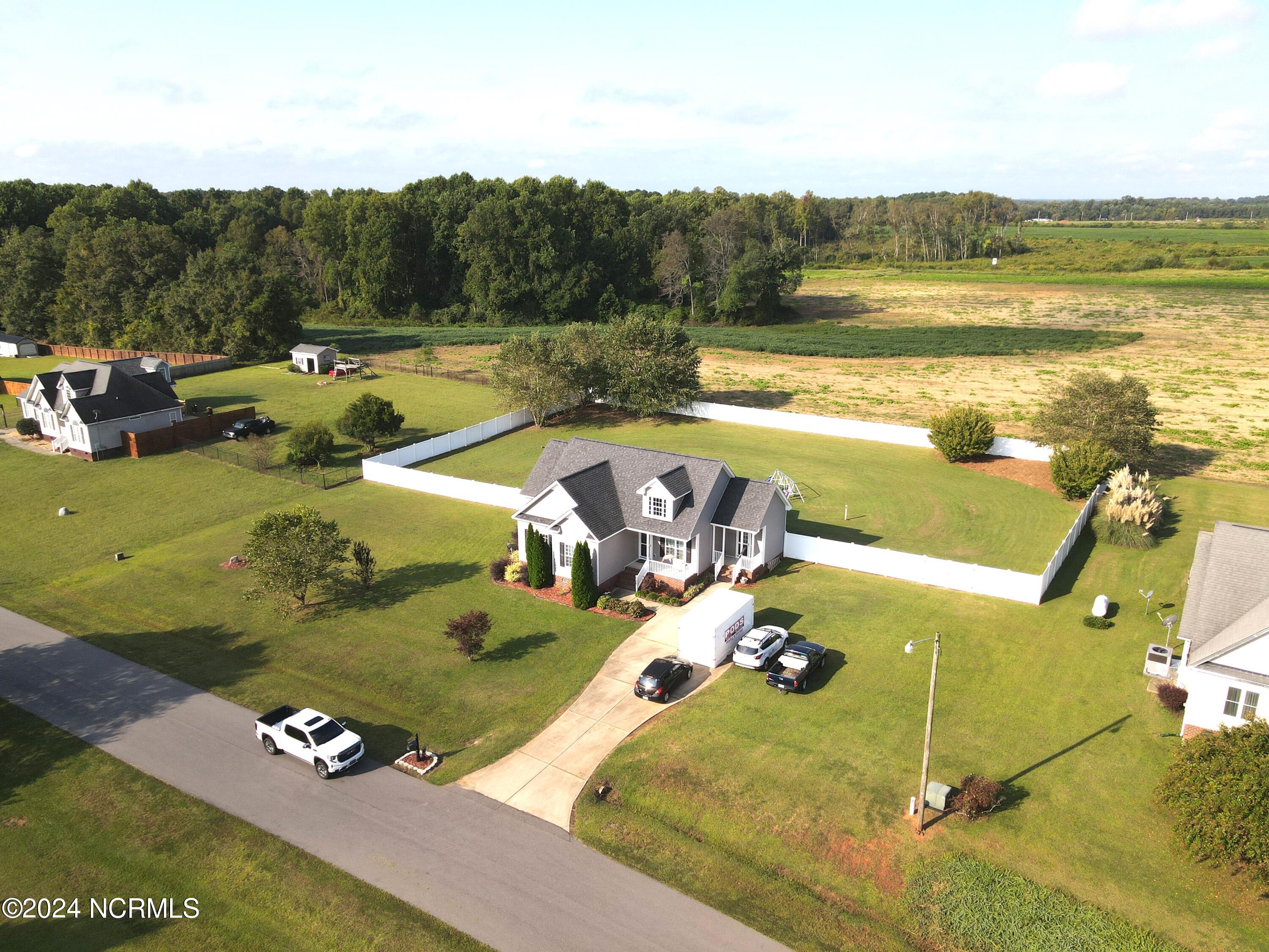 8106 Gentle Breeze Drive Property Photo 5