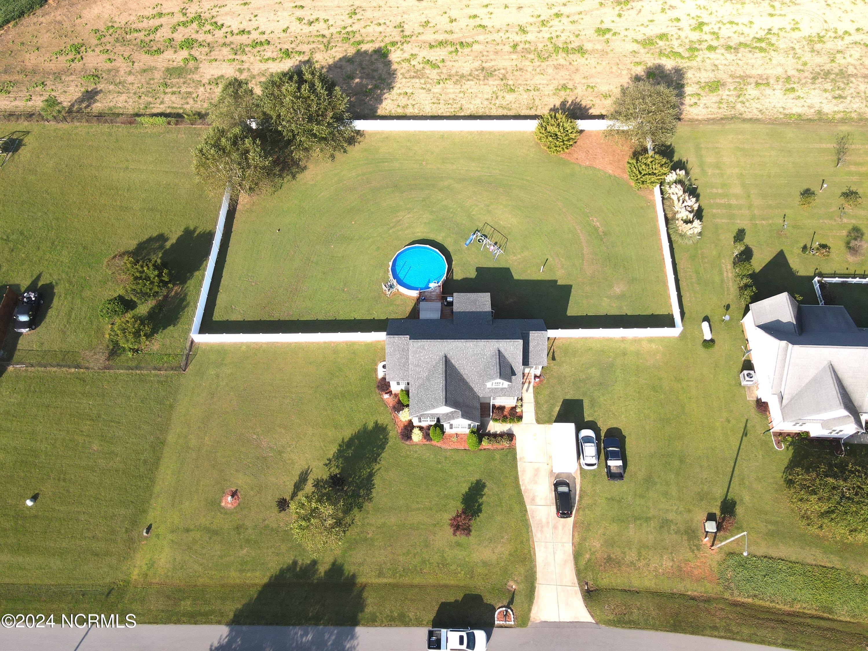 8106 Gentle Breeze Drive Property Photo 6