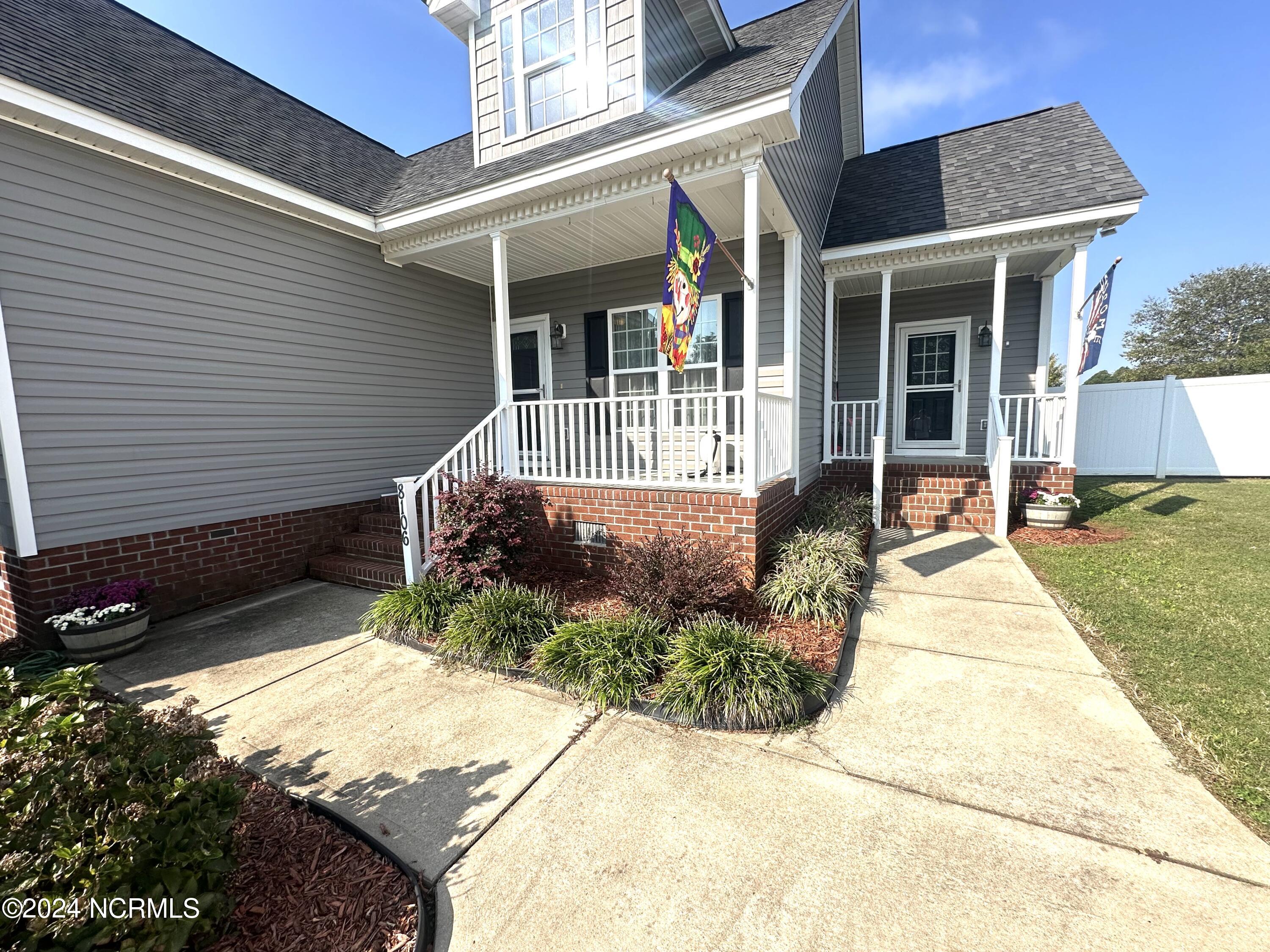 8106 Gentle Breeze Drive Property Photo 7