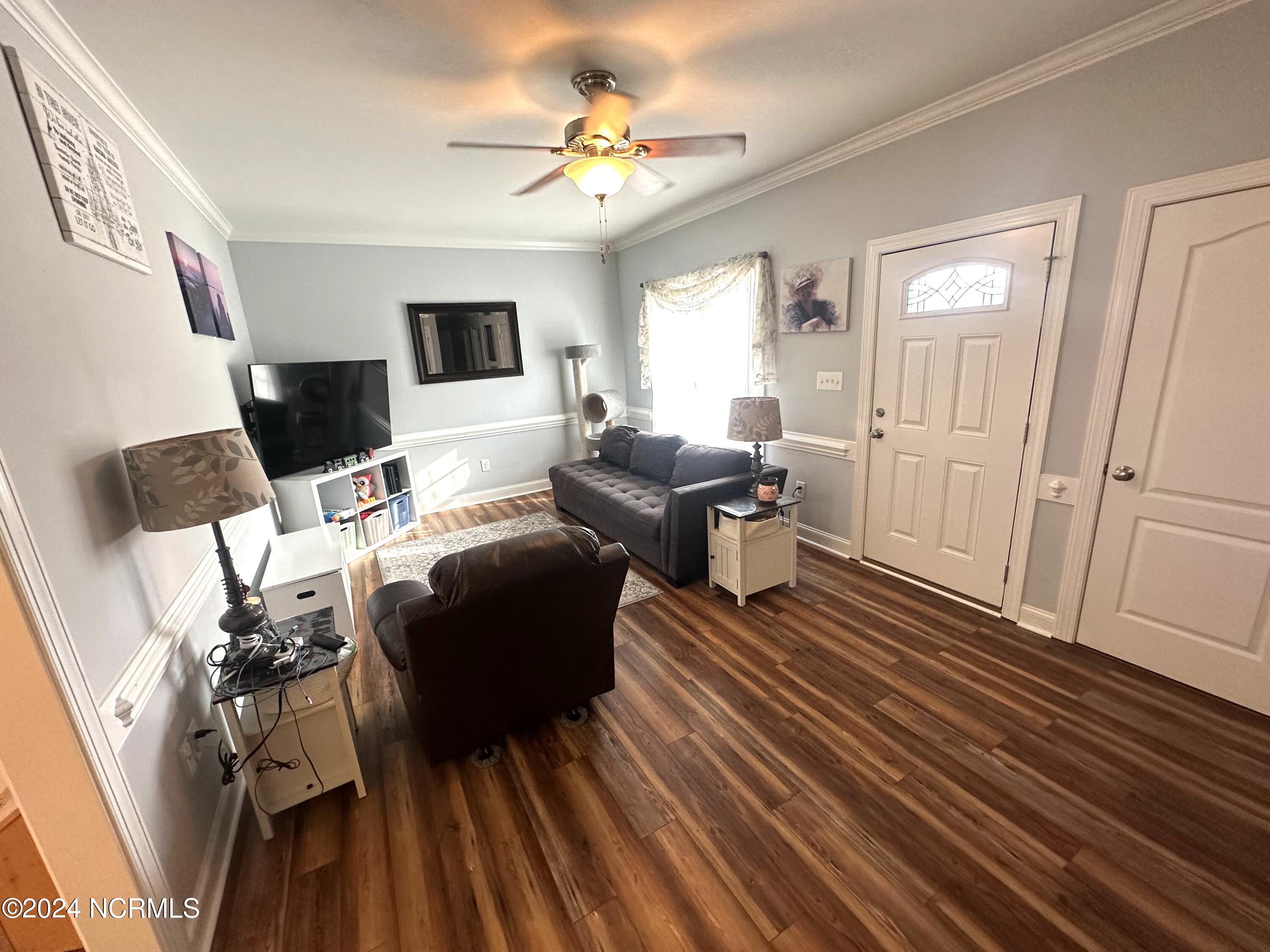 8106 Gentle Breeze Drive Property Photo 9