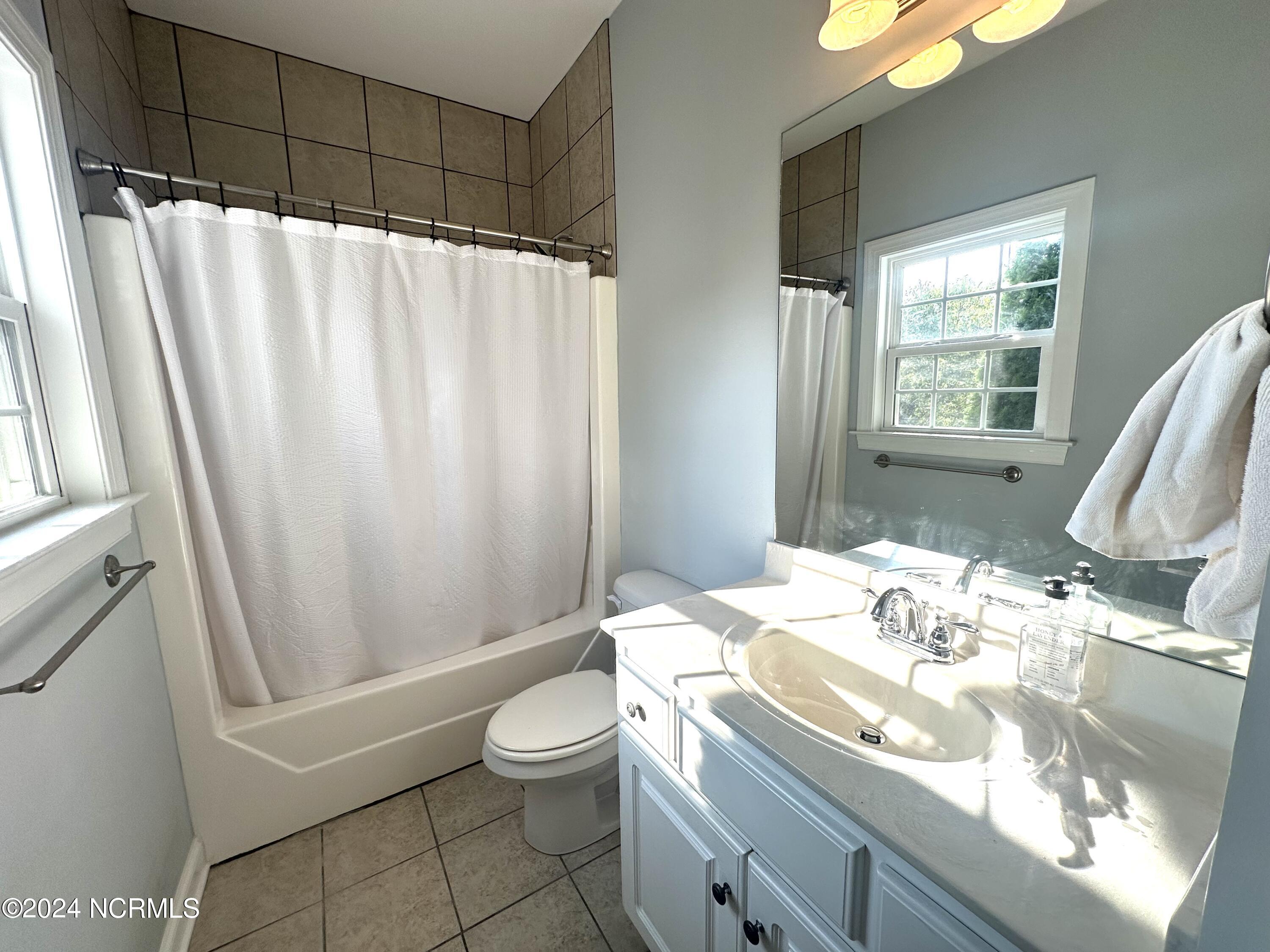 8106 Gentle Breeze Drive Property Photo 22