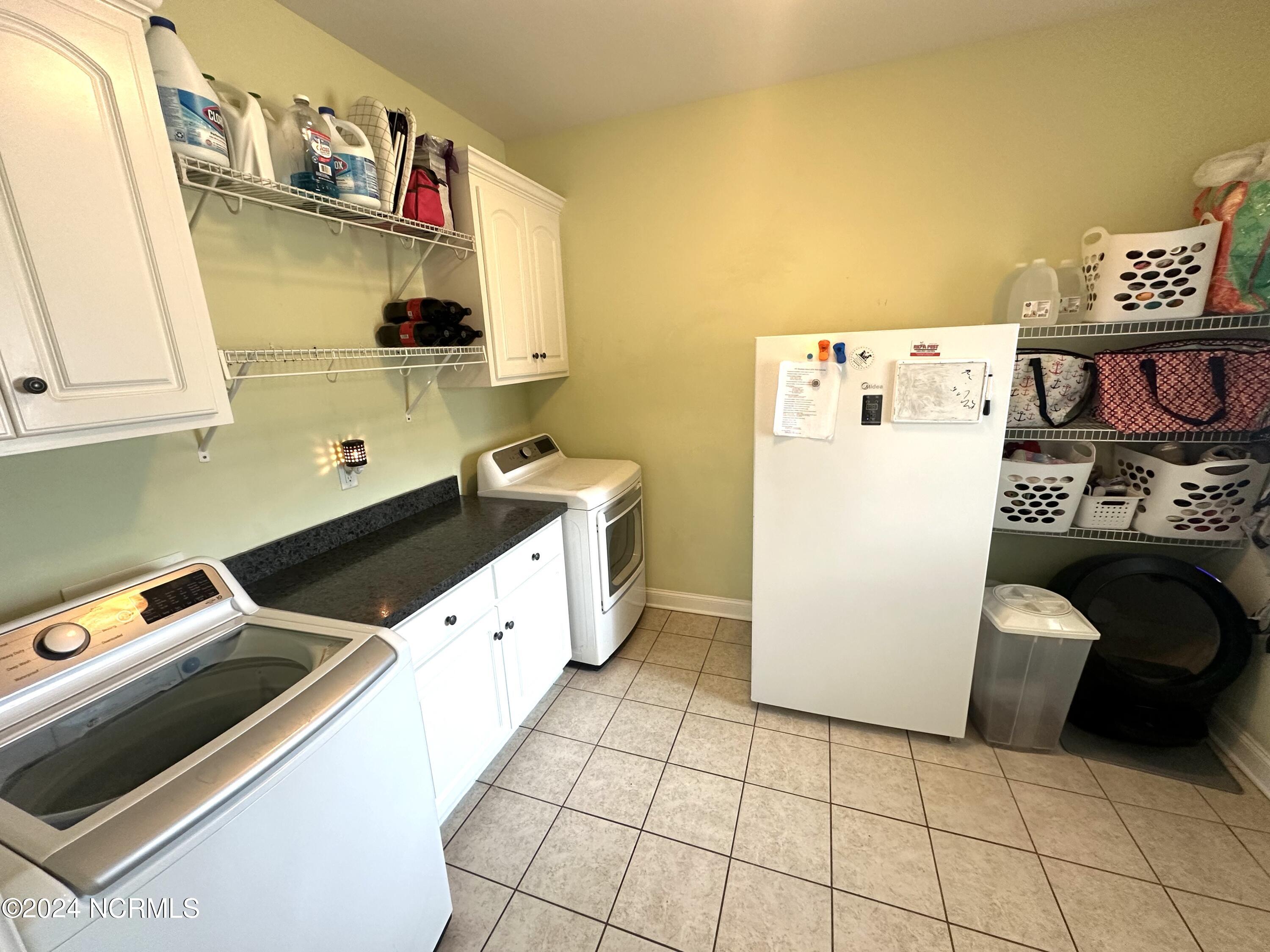 8106 Gentle Breeze Drive Property Photo 23