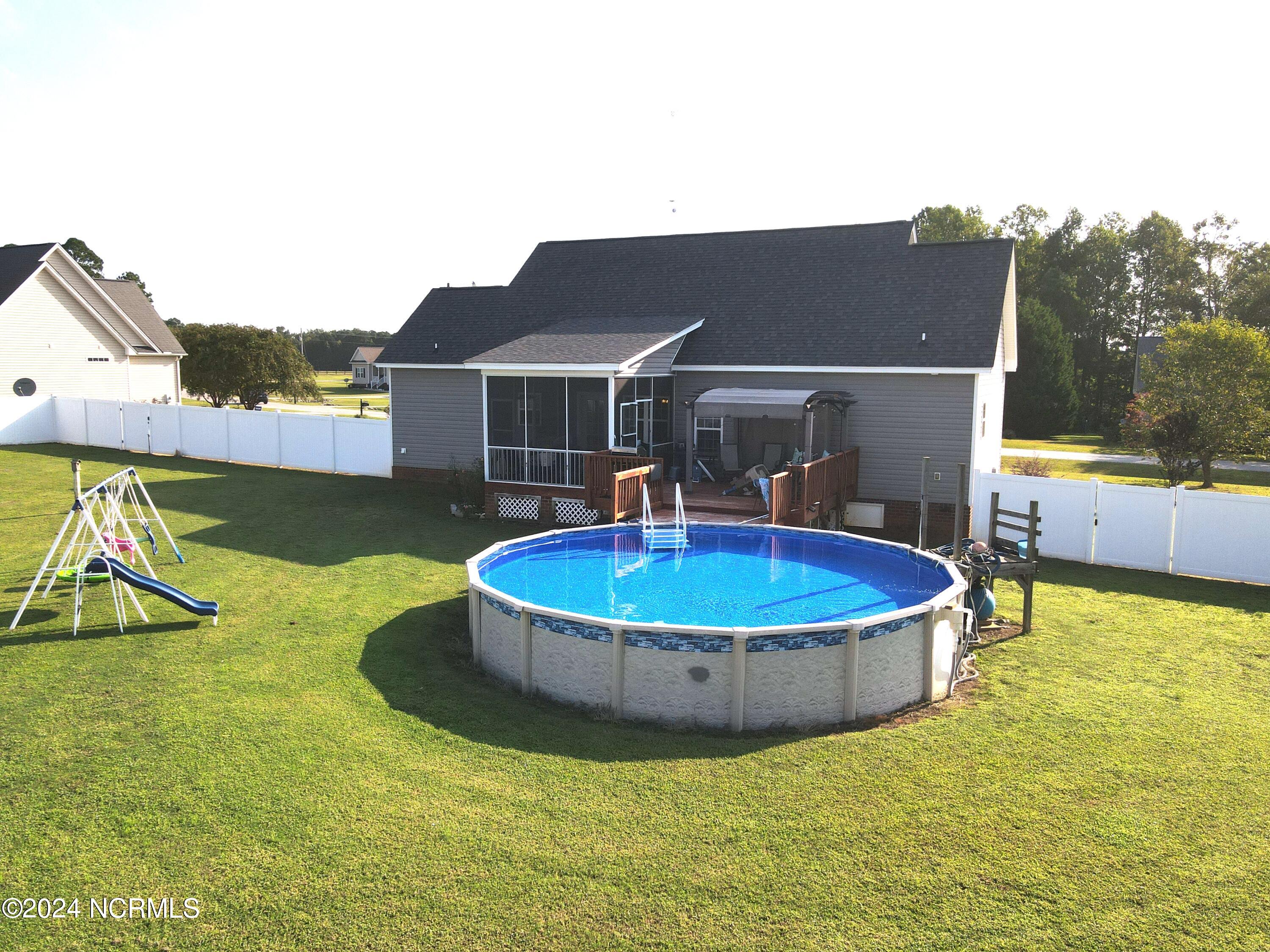 8106 Gentle Breeze Drive Property Photo 27
