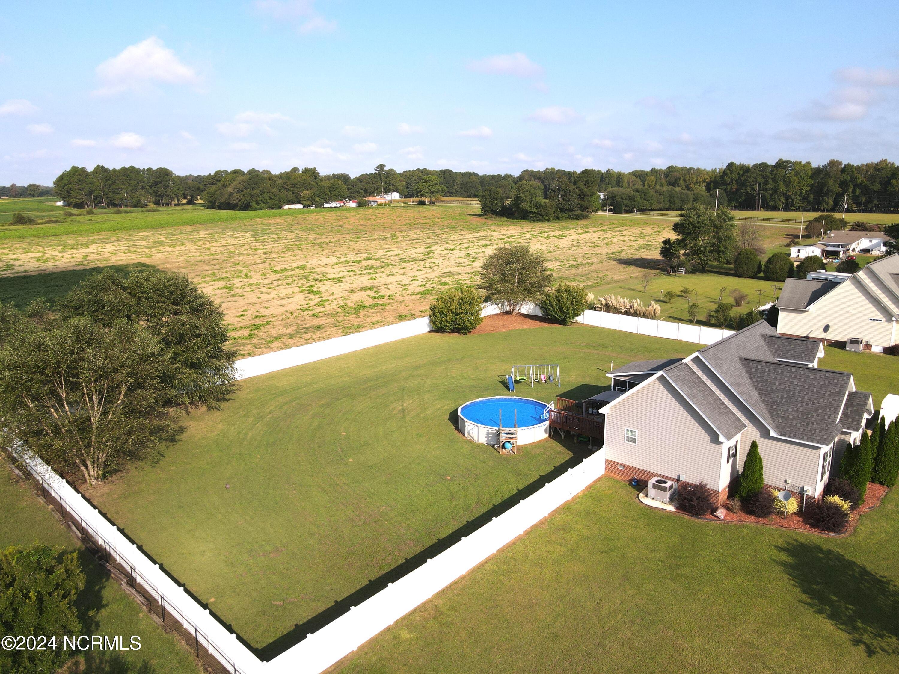 8106 Gentle Breeze Drive Property Photo 29