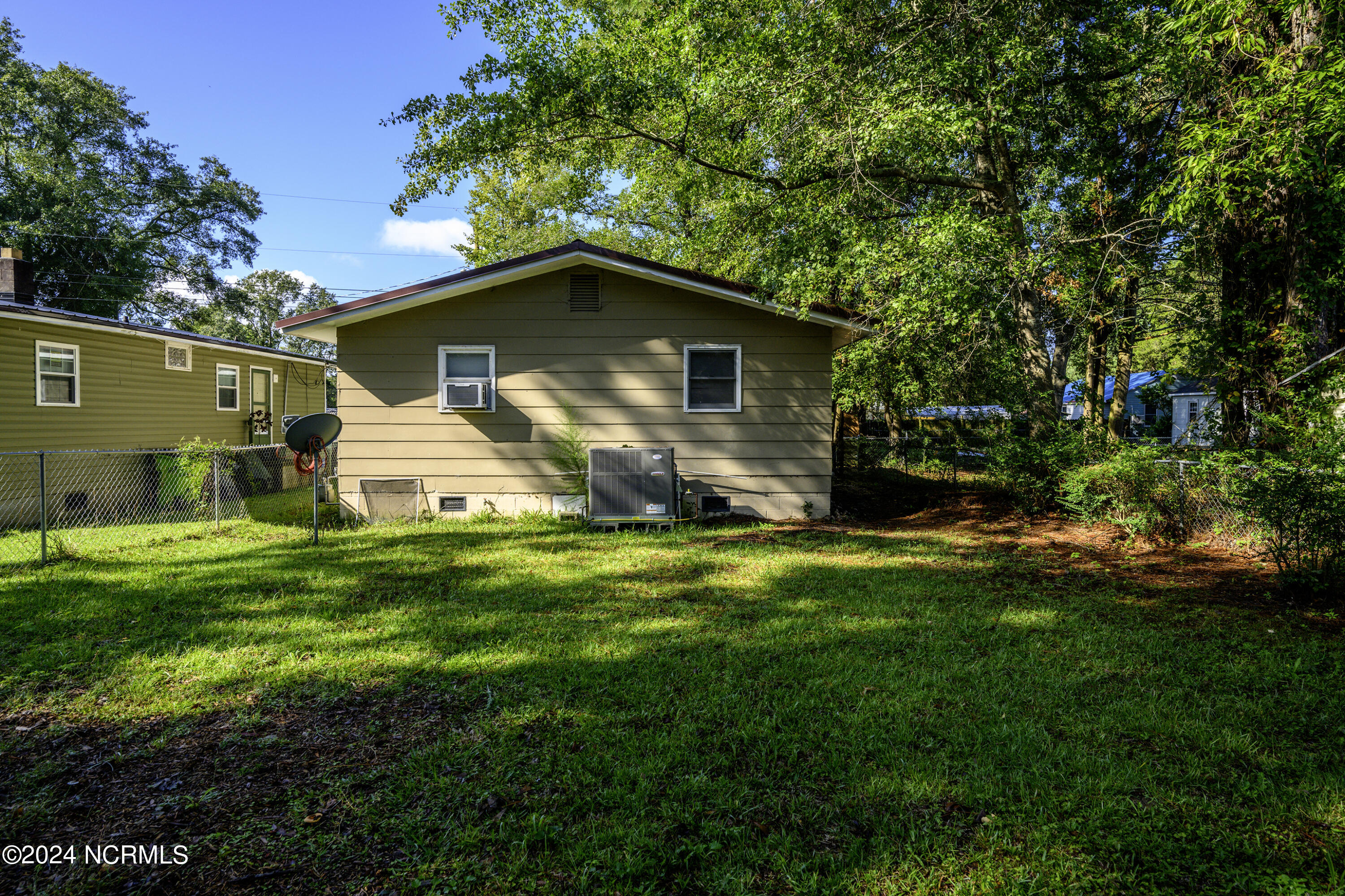 1814 Asheville Street Property Photo 4
