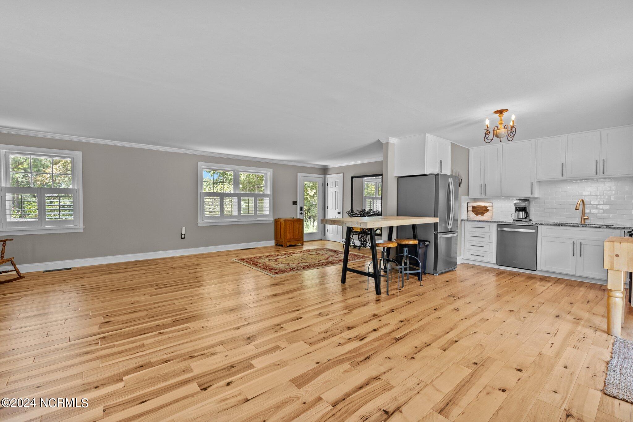 214 Freeman Way Property Photo 8