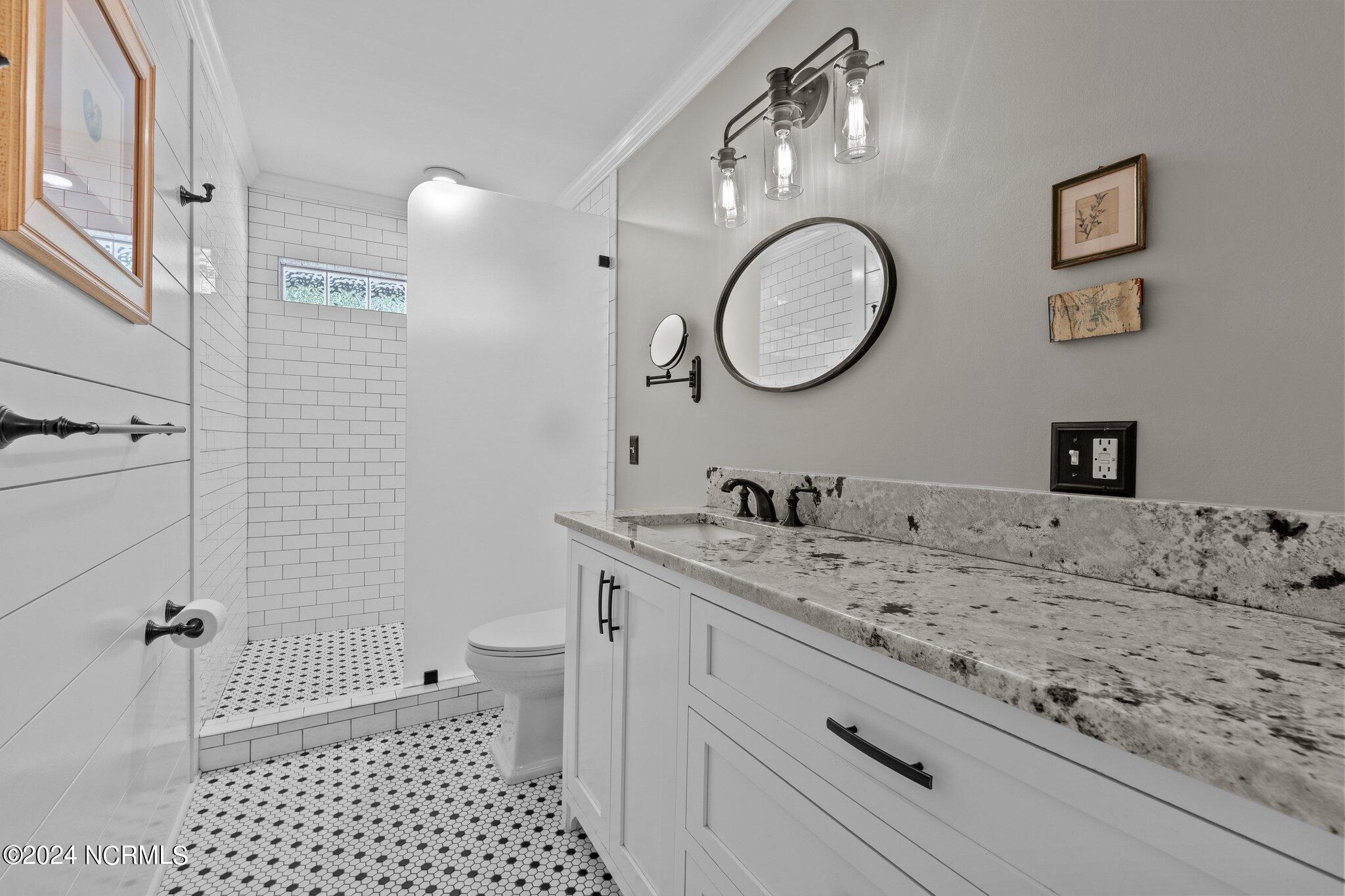 214 Freeman Way Property Photo 9