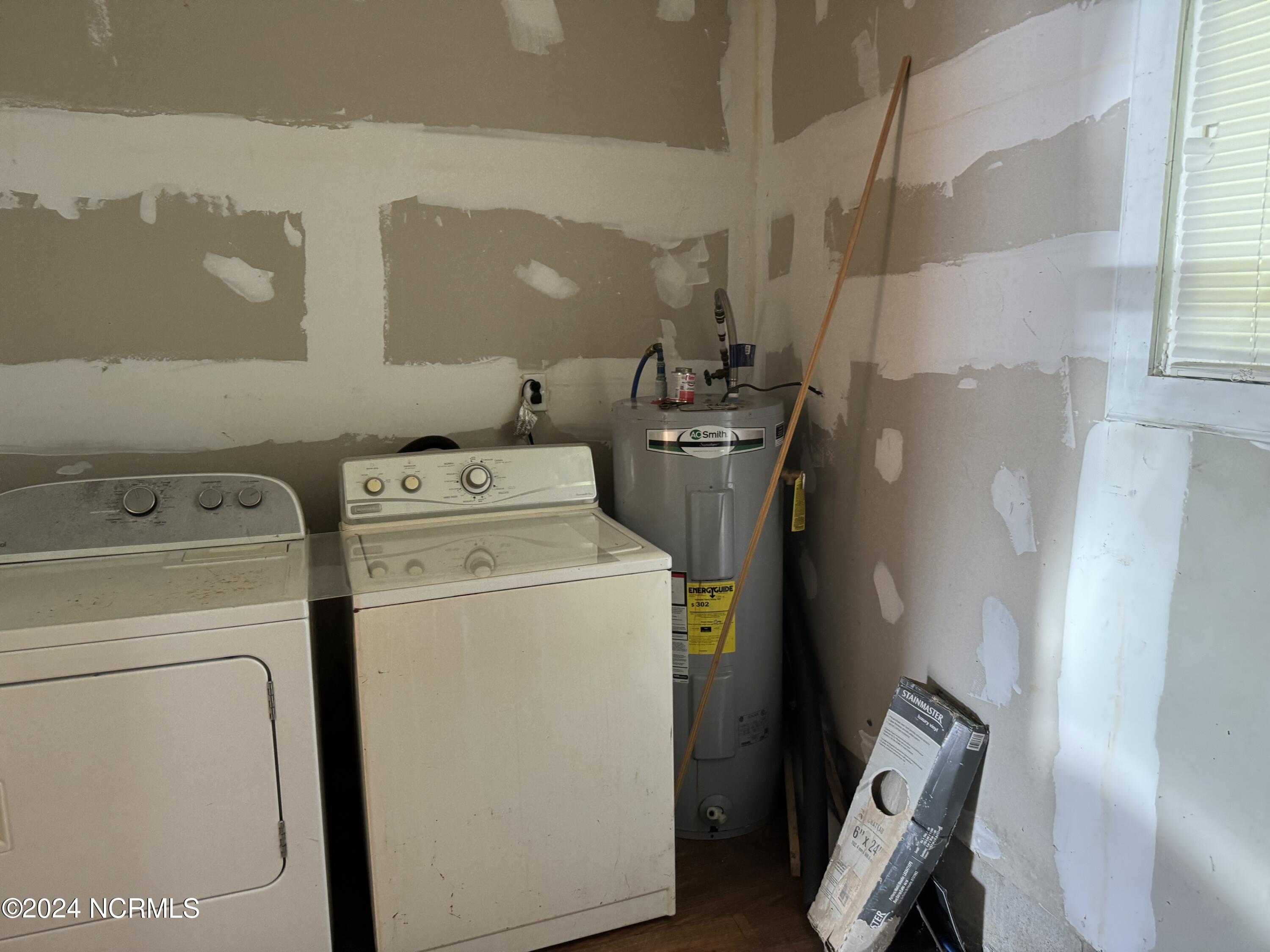 6748 Hassell Road Property Photo 9