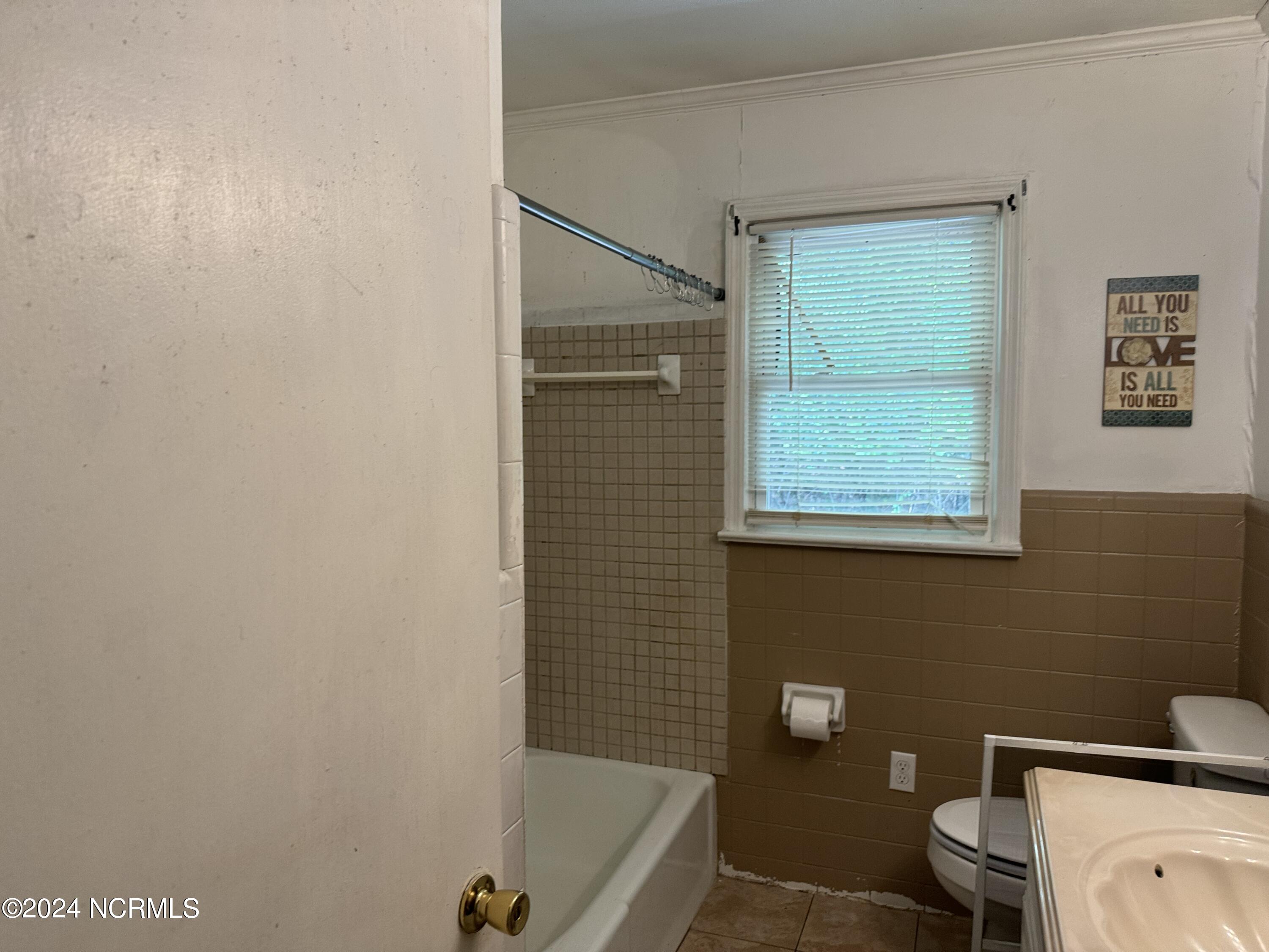 6748 Hassell Road Property Photo 12