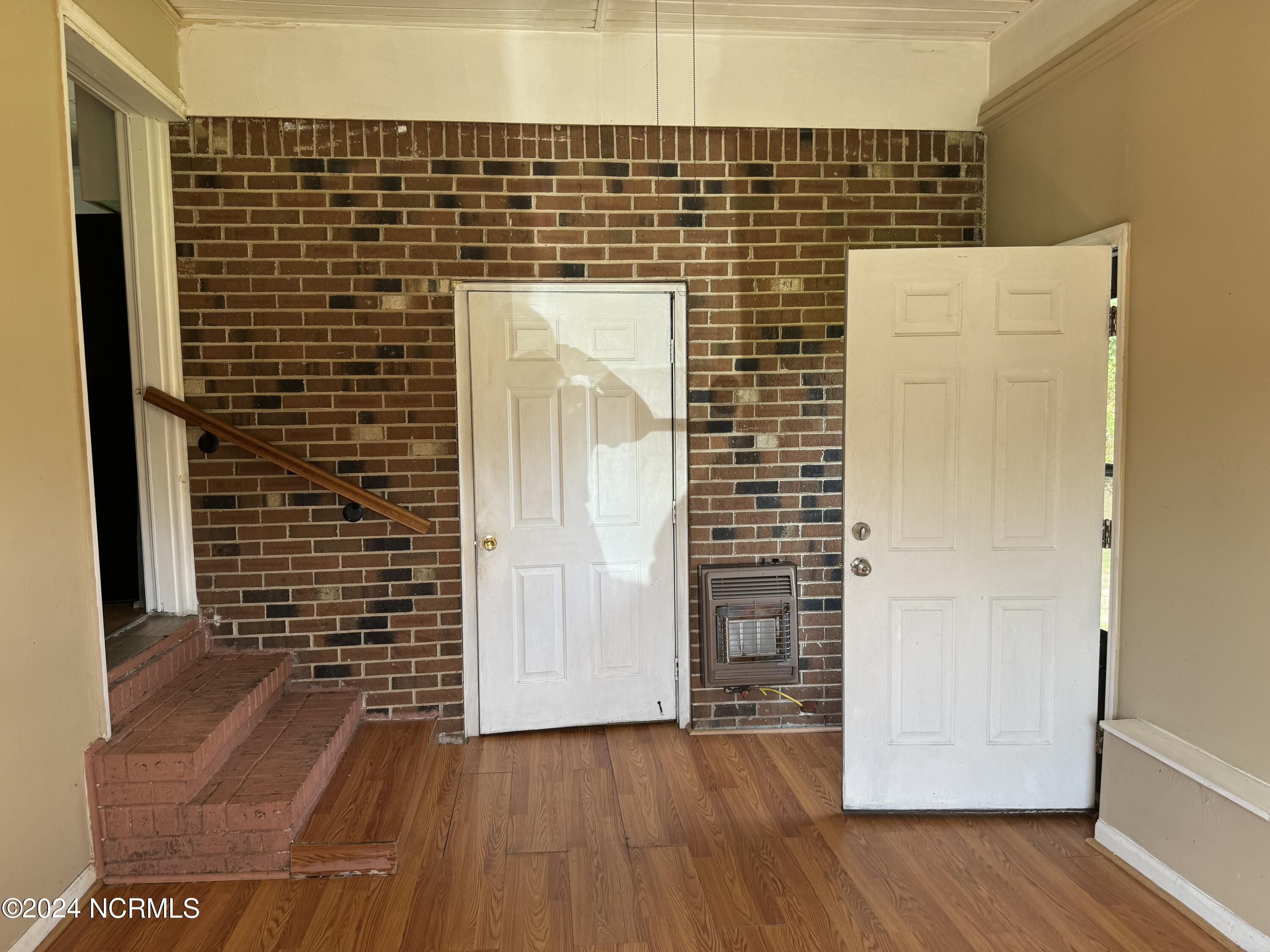 6748 Hassell Road Property Photo 15