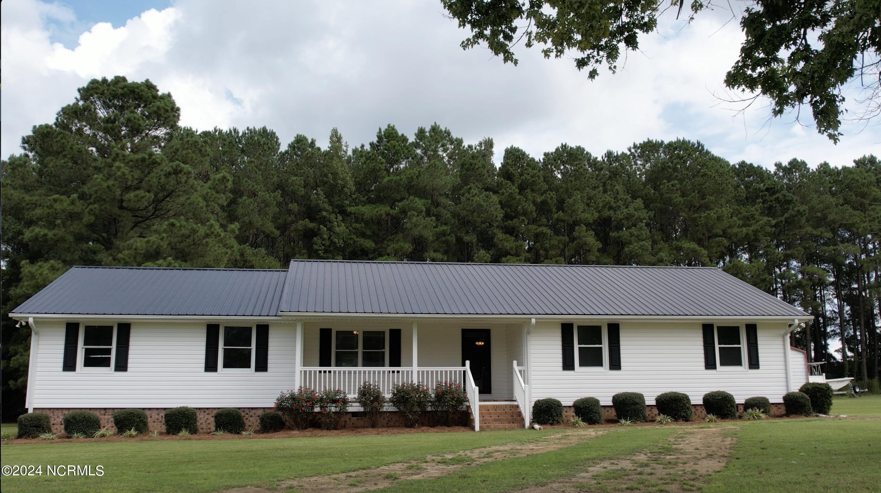 208 Old Lumberton Road Property Photo 1