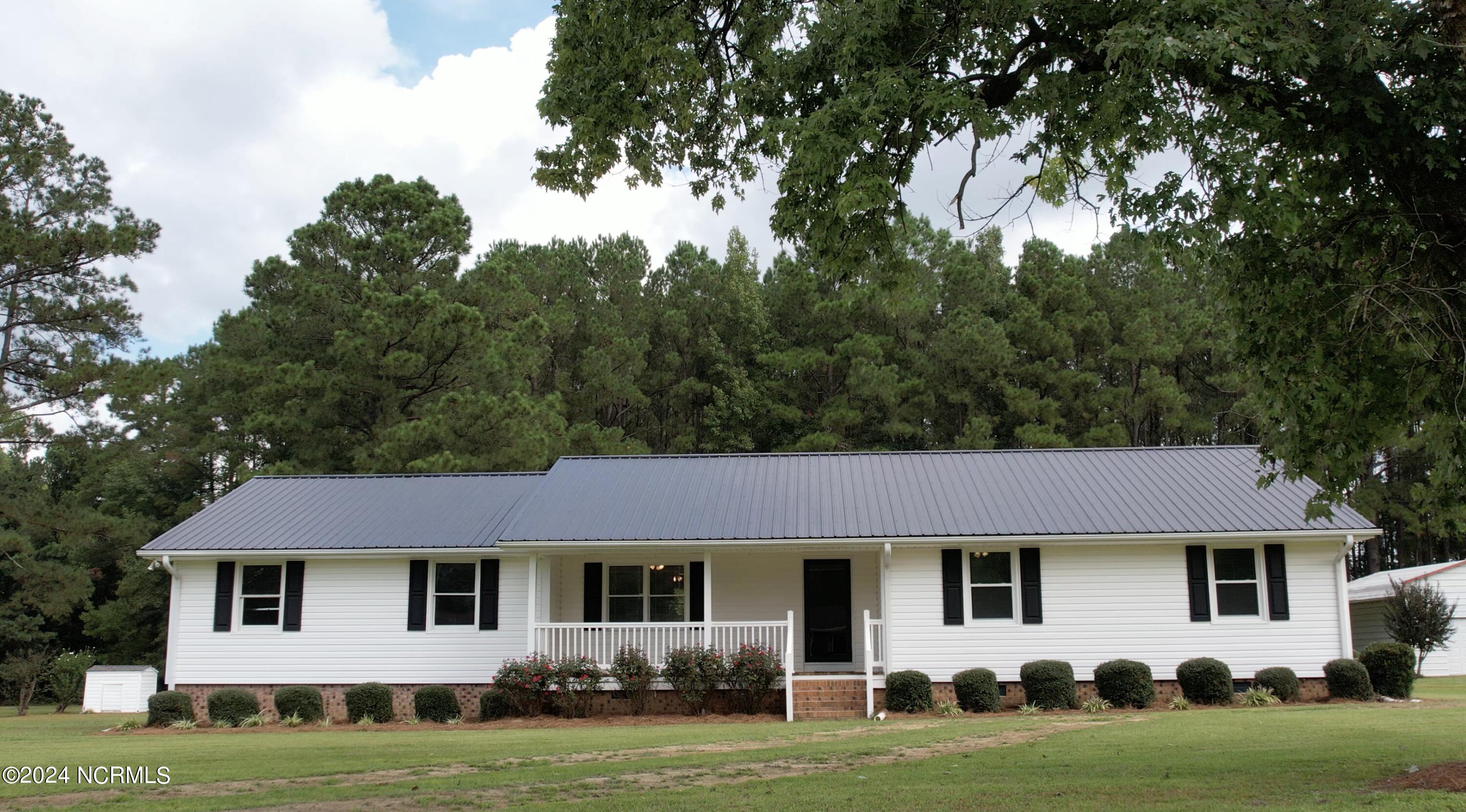 208 Old Lumberton Road Property Photo 2