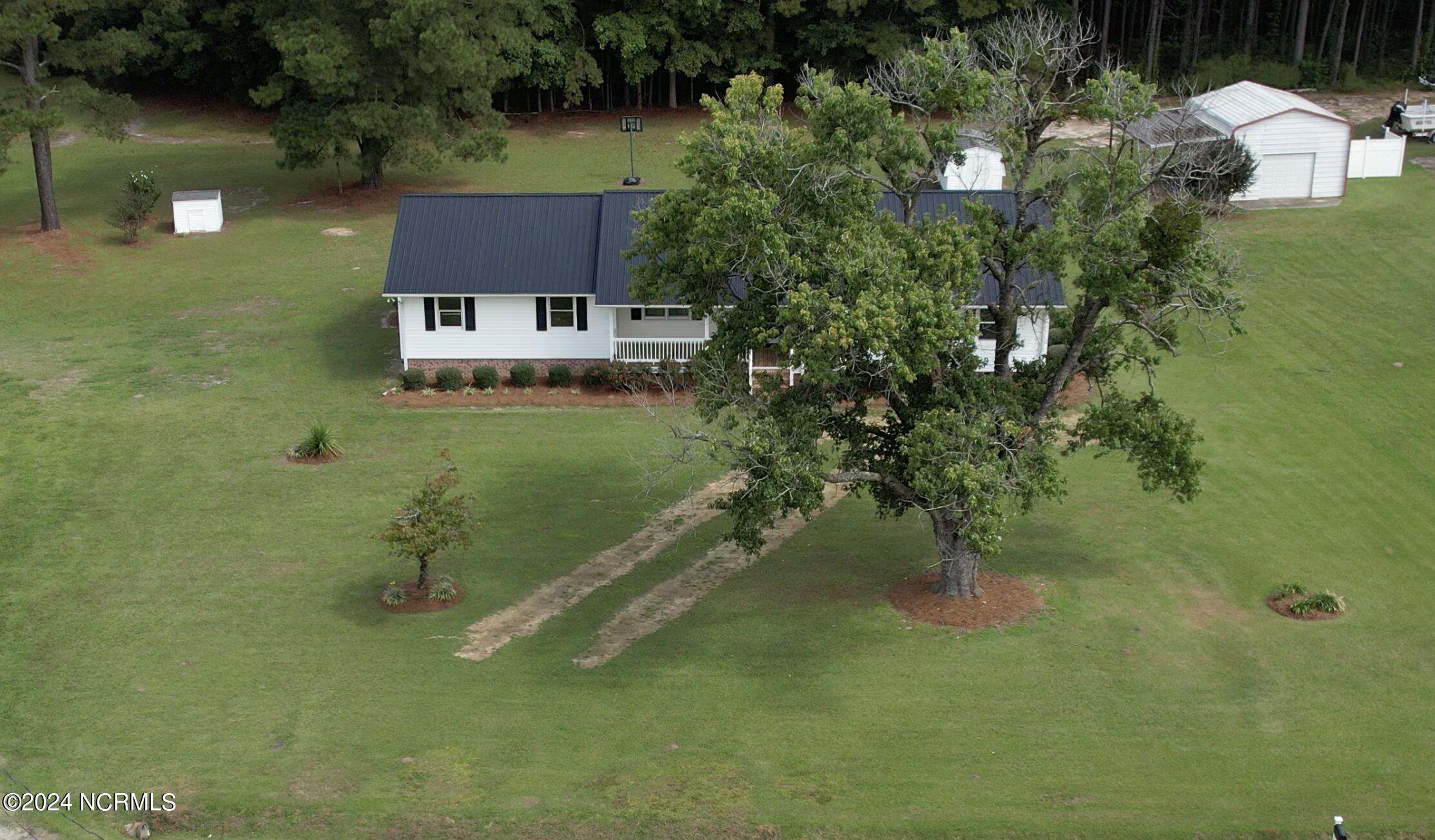 208 Old Lumberton Road Property Photo 17